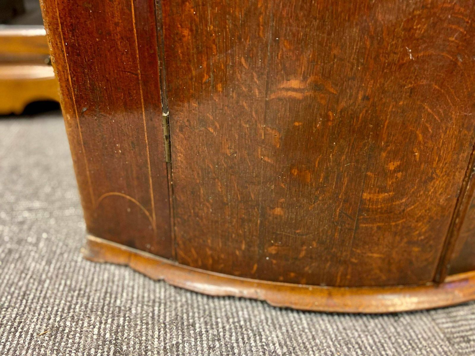 photo furniture Antique Georgian Bow Front Corner Cupboard / Made In England C1780