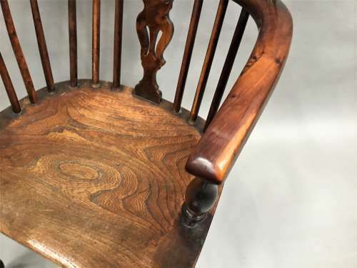 photo vintage Good C19th Pair Of Burr Yew And Elm Windsor Armchairs