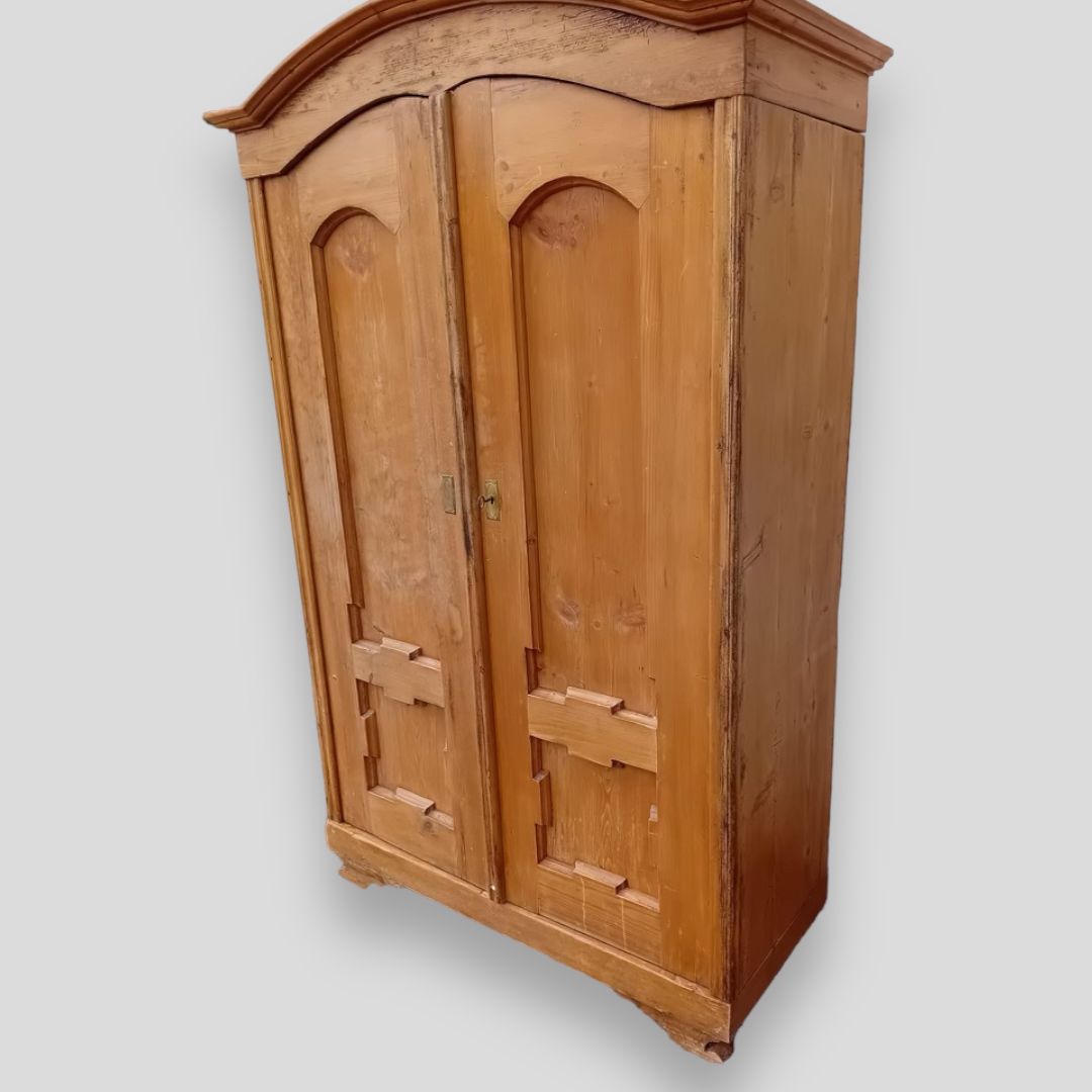 Early C20th Continental Pine Wardrobe photo furniture