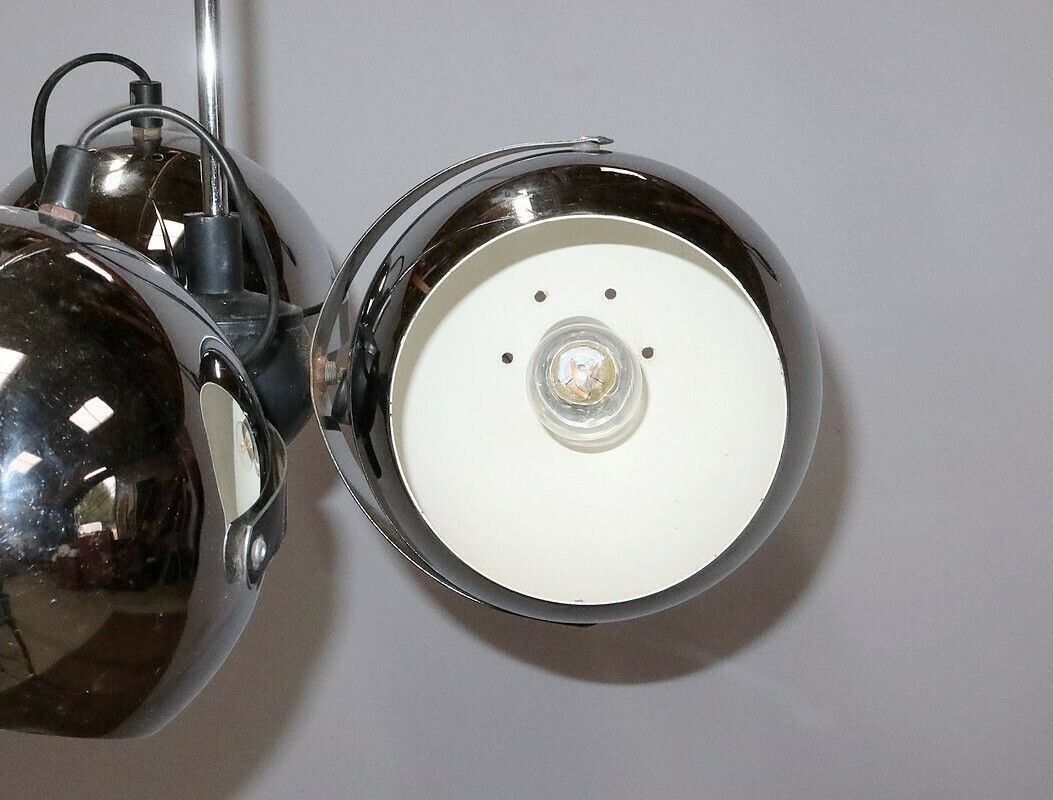 photo vintage Eyeball Pendant In Chromed Metal – 1960s