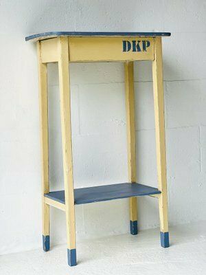 Industrieel Bijzettafeltje, Jaren 1970 photo furniture