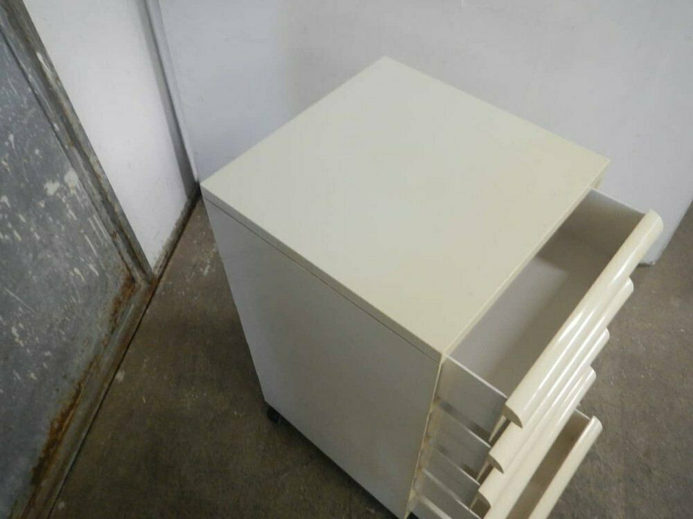 photo furniture Chest Of Drawers With Wheels By Kartell, 1970