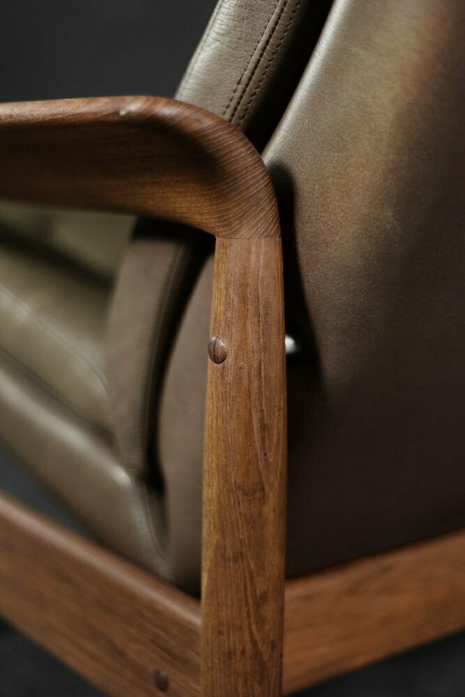 1830.0 Mid Century Danish Modern Fauteuil Met Teakhouten Frame En Bruinleren Rugleuning, Jaren 1960 photo