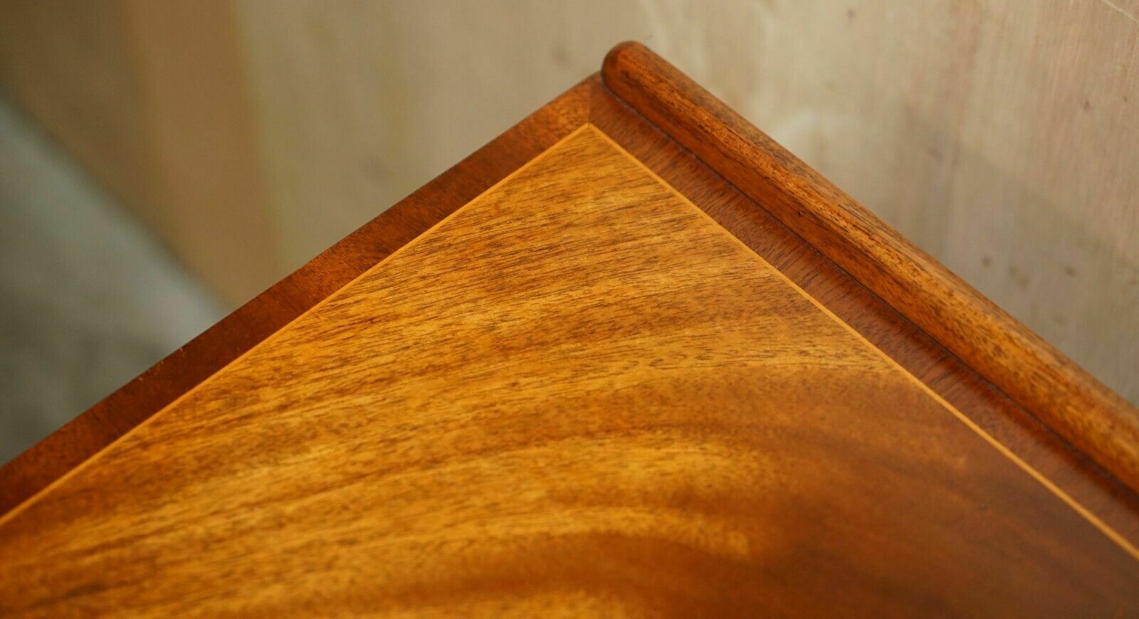 photo vintage Pair Of Antique Restored Serpentine Fronted Flamed Mahogany Side End Lamp Tables