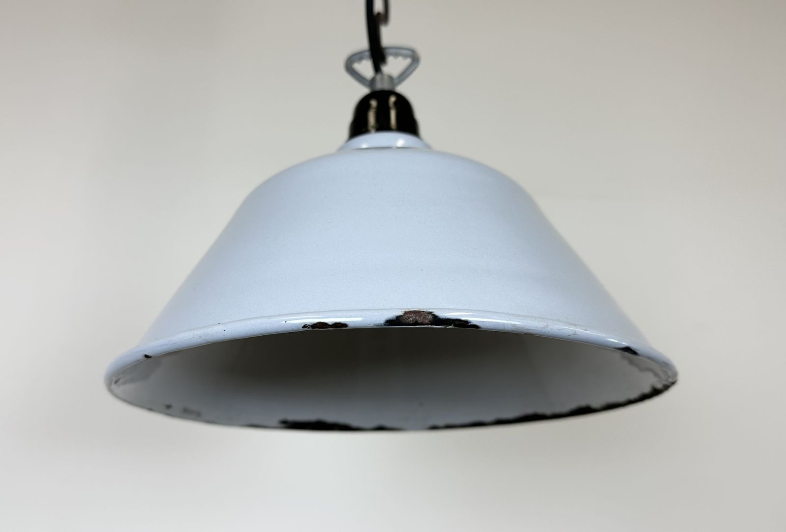 photo vinterior Industrial French Grey Enamel Factory Pendant Lamp, 1960s