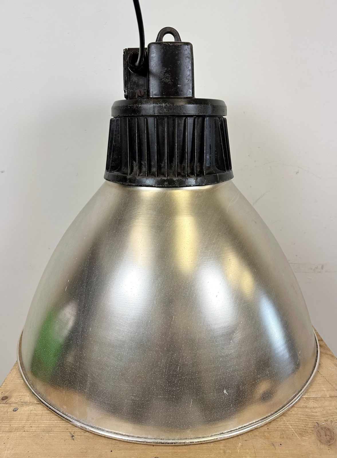 photo vintage Large Industrial Aluminium Pendant Light From Elektrosvit, 1960s, 4x