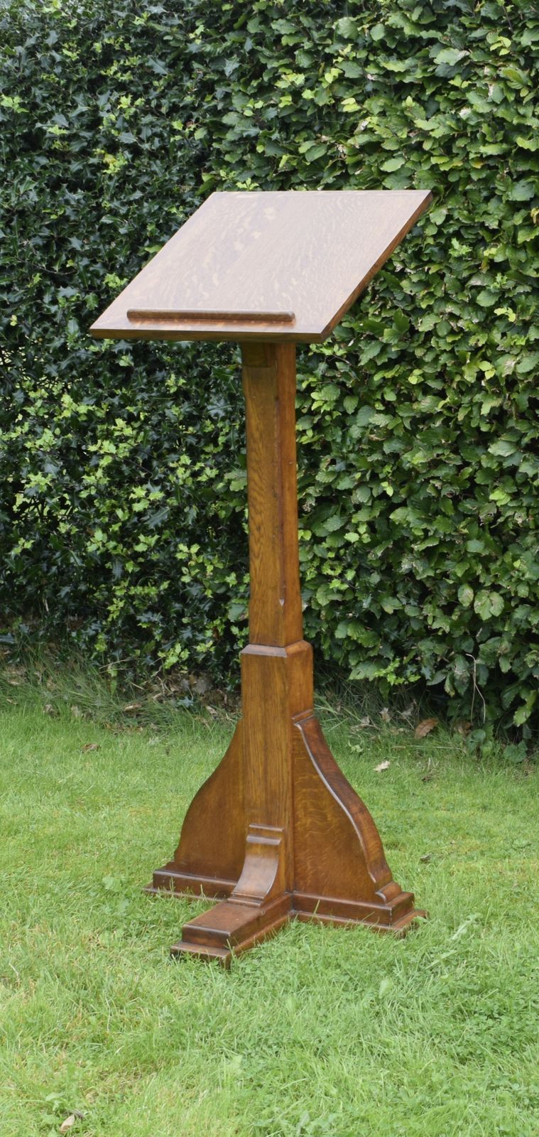 Early 20th Century Oak Lectern photo vinterior