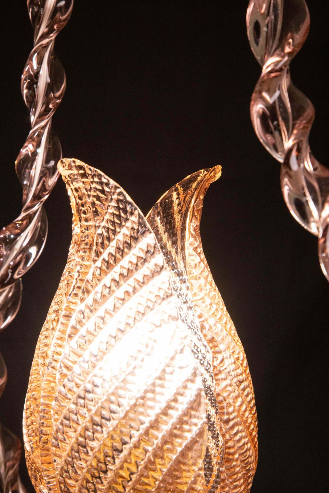 photo vinterior Amazing Rare Pink Murano Twisted Glass Chandelier By Ercole Barovier, 1940s