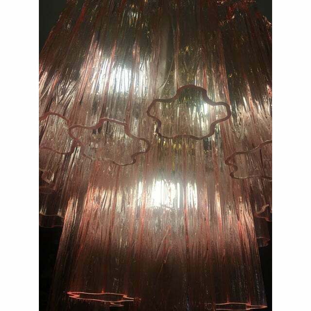 photo vintage Pink Murano Glass Style Tronchi Venini Chandelier, Lot Of 2 Or A Pair Of Chandeliers