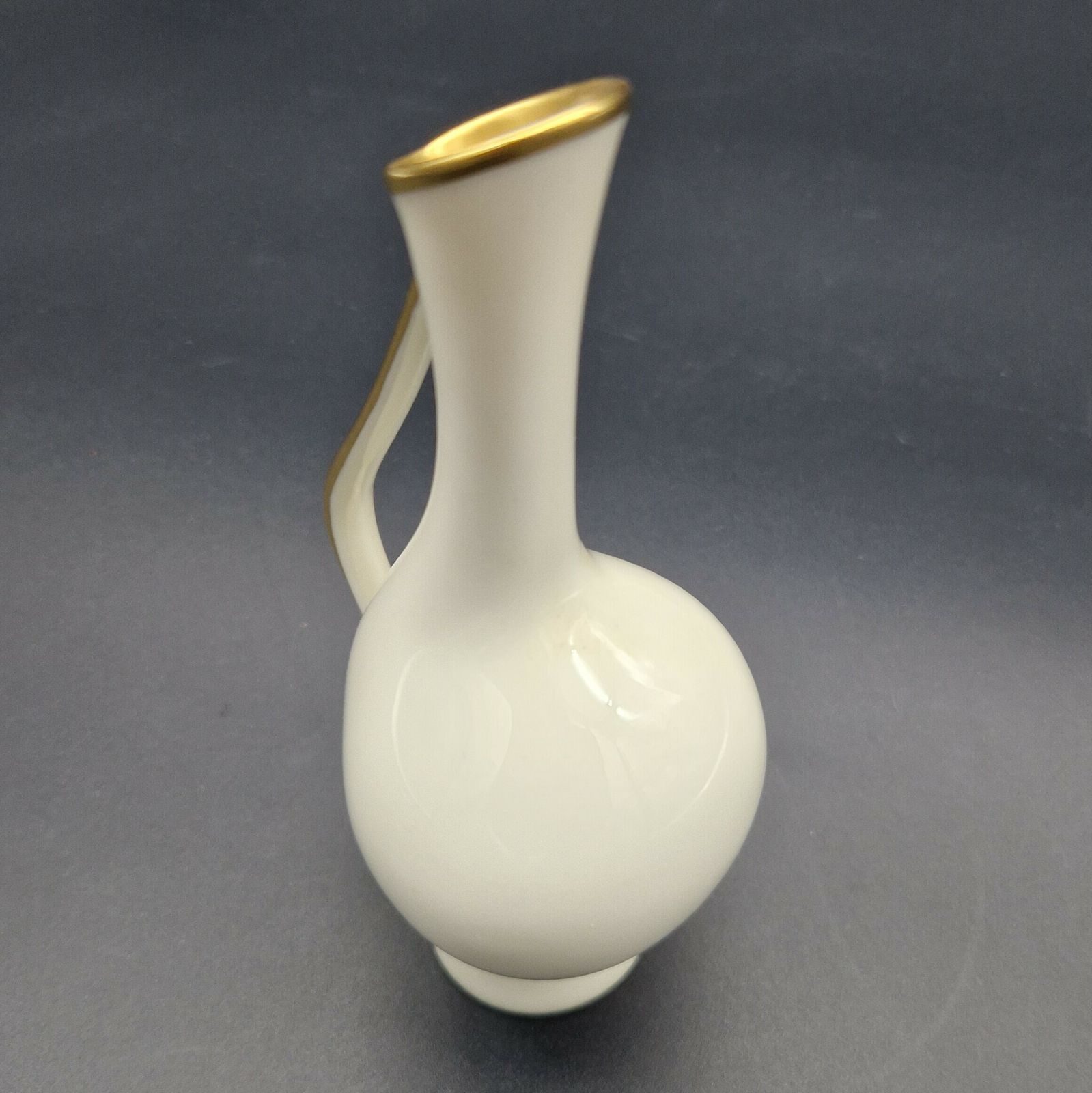 Porcelain Vase "Schwangere Luise" By Fritz Heidenreich For Rosenthal. 1950 photo for sale