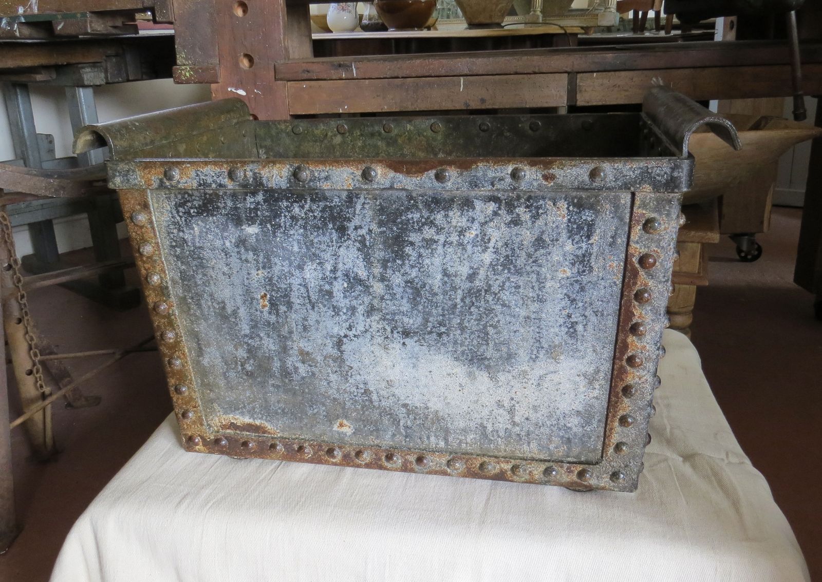 Galvanised Riveted Quencher / Trough 19th Century. photo furniture