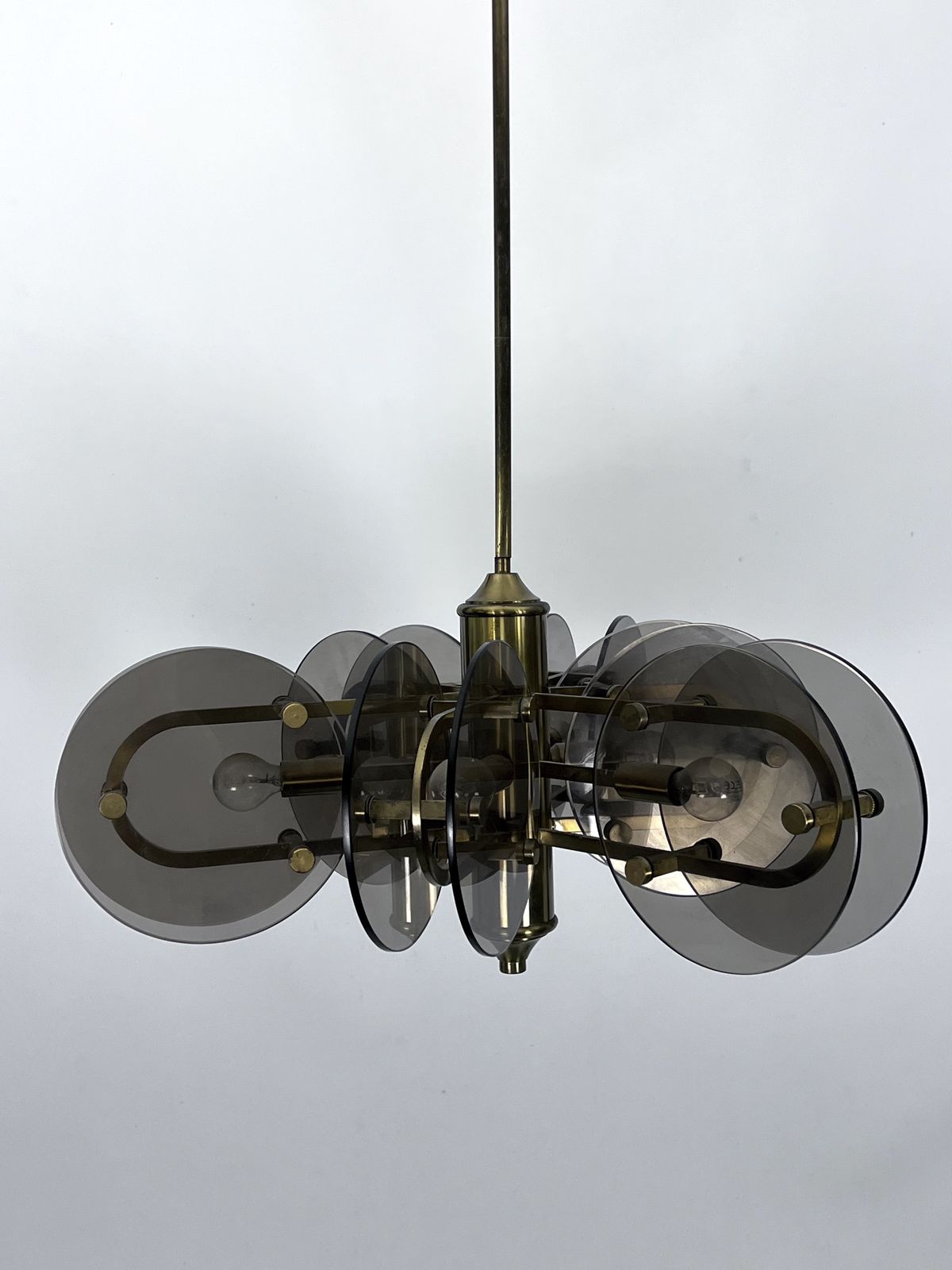 photo furniture Postmodern Brass And Thick Glass Chandelier By Gino Paroldo. Italy 1970s