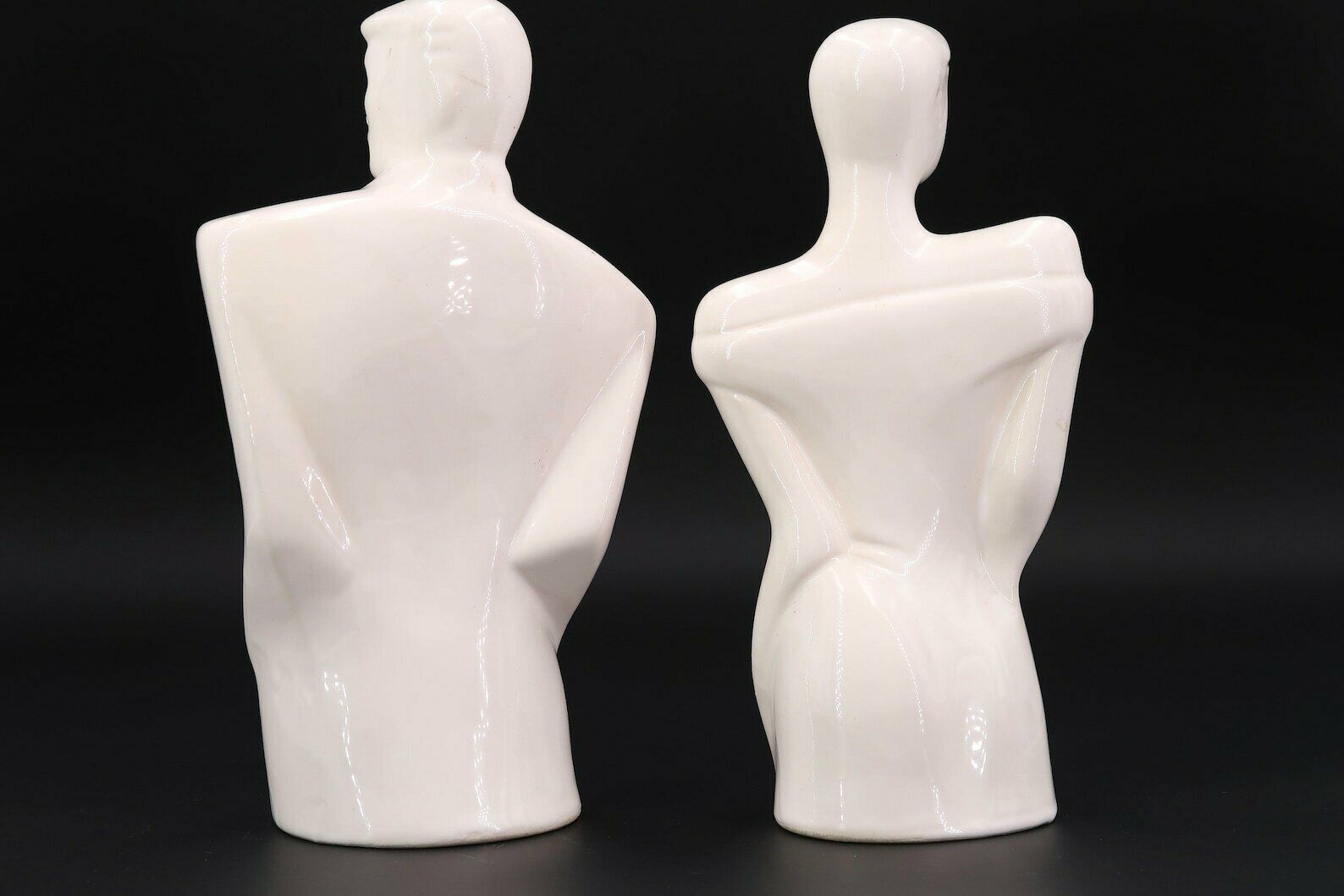 Paire de statuettes en céramique blanche, homme et femme, années 1980, couple, Memphis Design, mode, bijoux, présentoir, buste photo Art