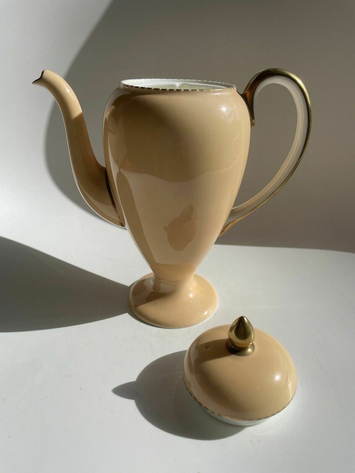 Home Decor Elegant Wedgwood Coffee Pot In Pattern 5155 1920's Rare photo