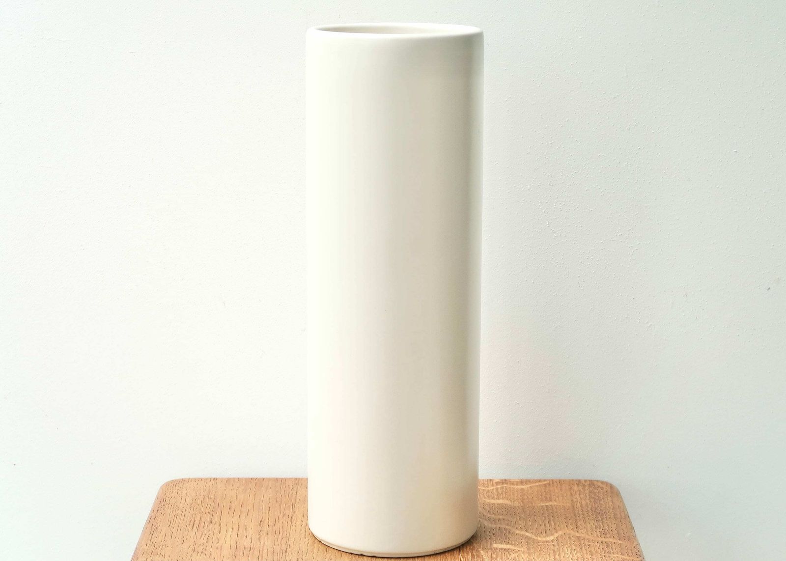 Italiaanse Keramische Cilindervaas Van Pino Spagnolo, Sicart Italy, Jaren 1970 / Buis, Minimalistisch, Modernistisch, Wit, Georges Jouve Stijl