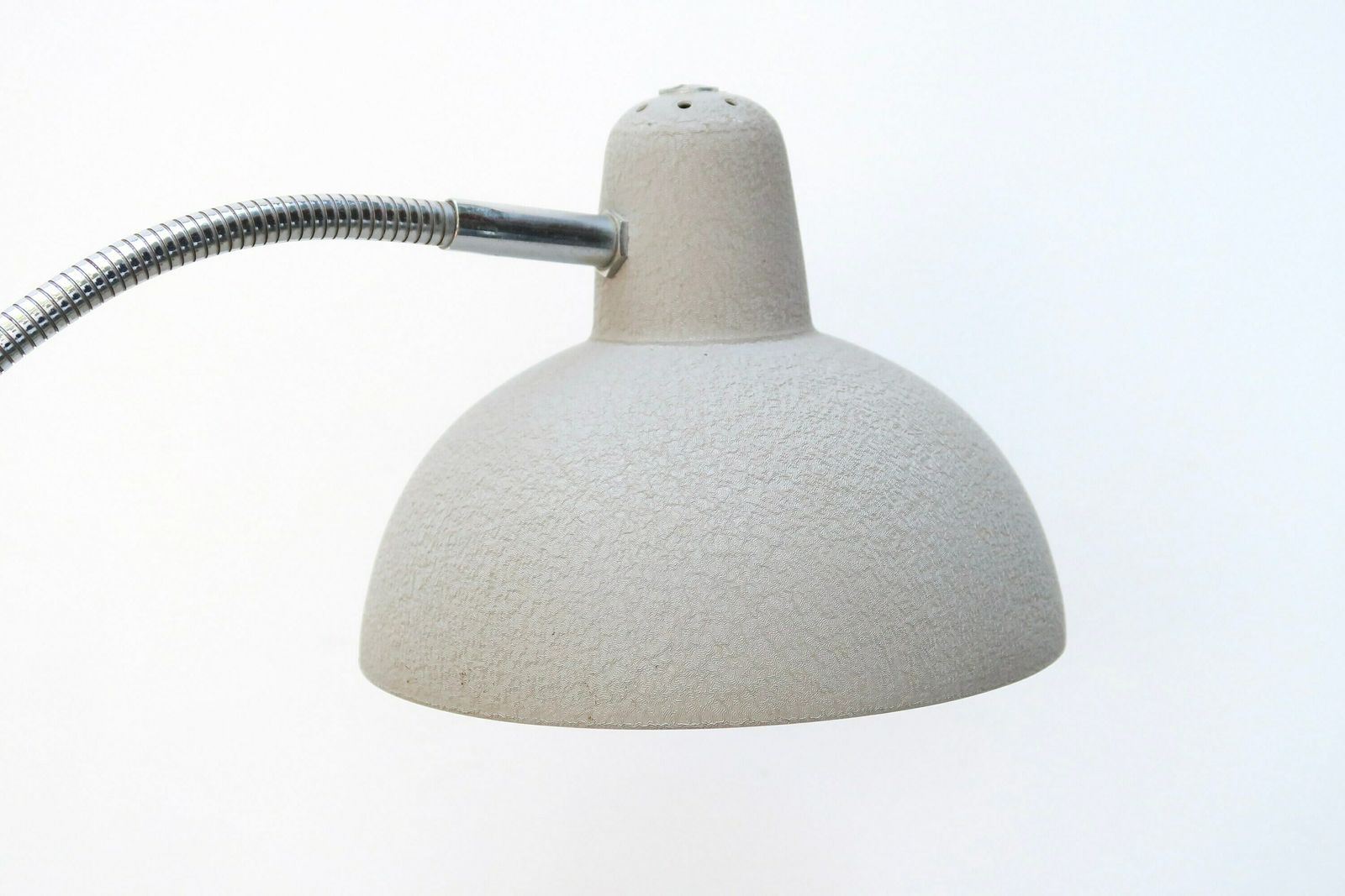 Franse Gelede Grijze Bureaulamp, Ca. Jaren 1950 / Vintage, Mid Century Modern photo vinterior