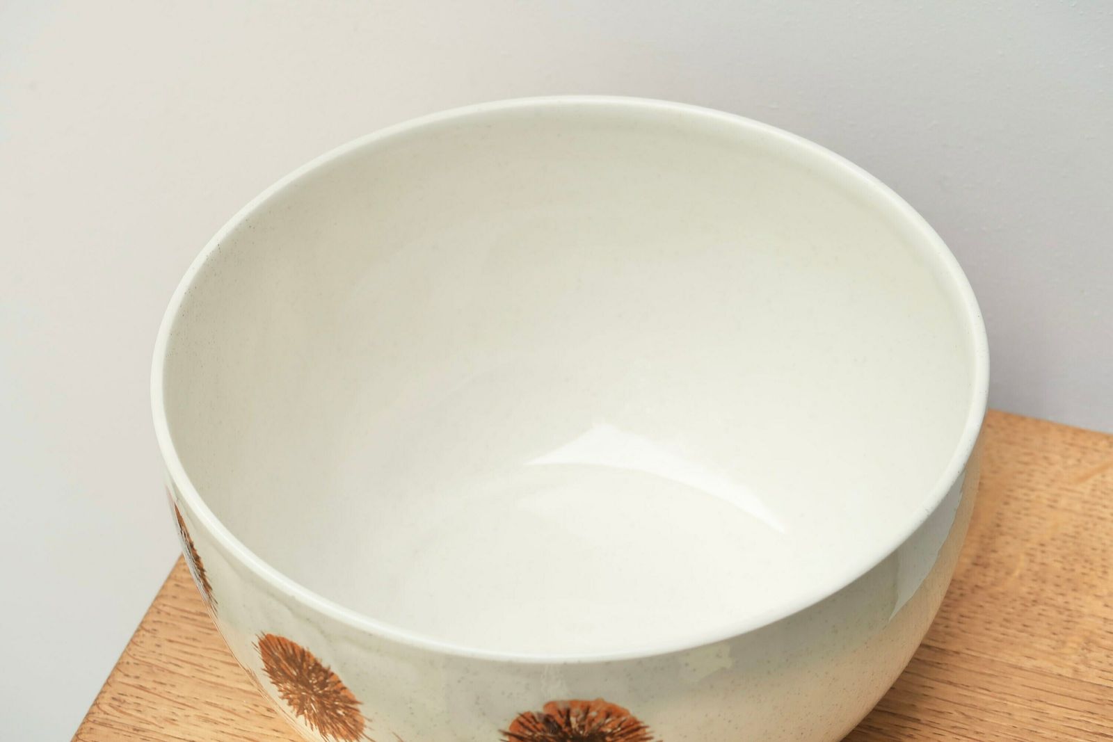 Large Salad Bowl "Thistles" By Sarreguemines France, 1970s / Cottage Country Boho Chic Bohemian Flower Plant photo for sale
