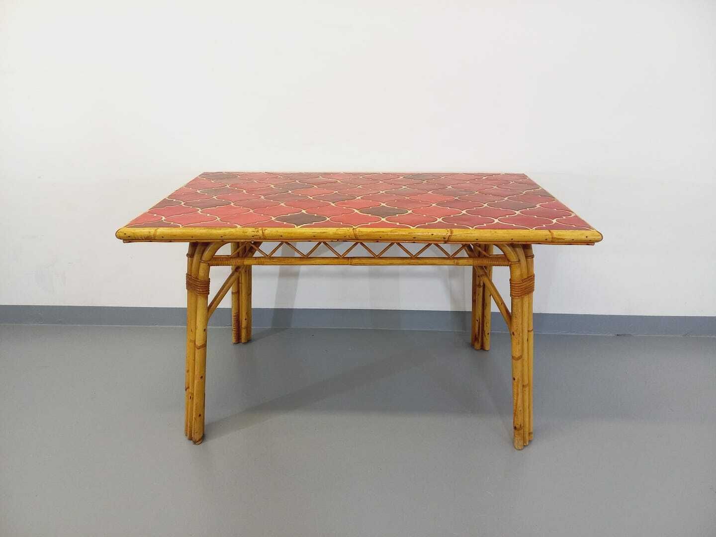 photo vintage Table rectangulaire Audoux Minet en rotin et céramique