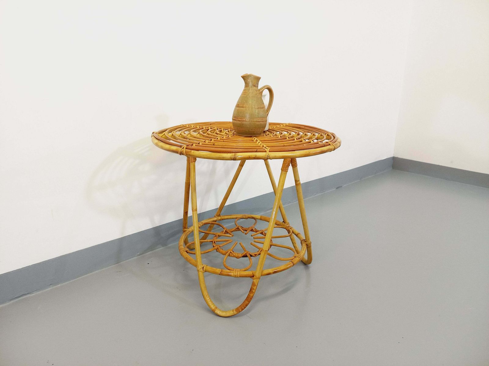 photo for sale Ronde Rotan Salontafel, jaren 1960