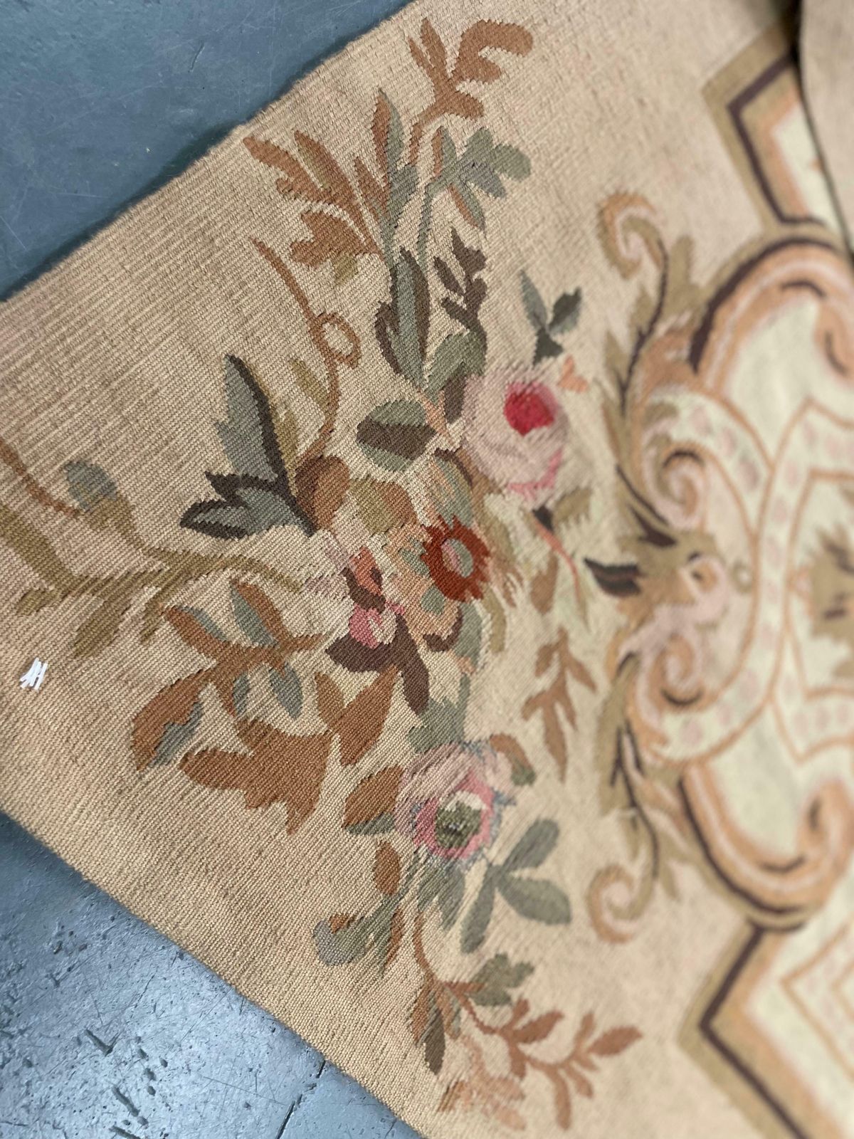 Traditional Aubusson Rug Cream Handwoven Carpet Wool Needlepoint Livingroom Rug photo vinterior
