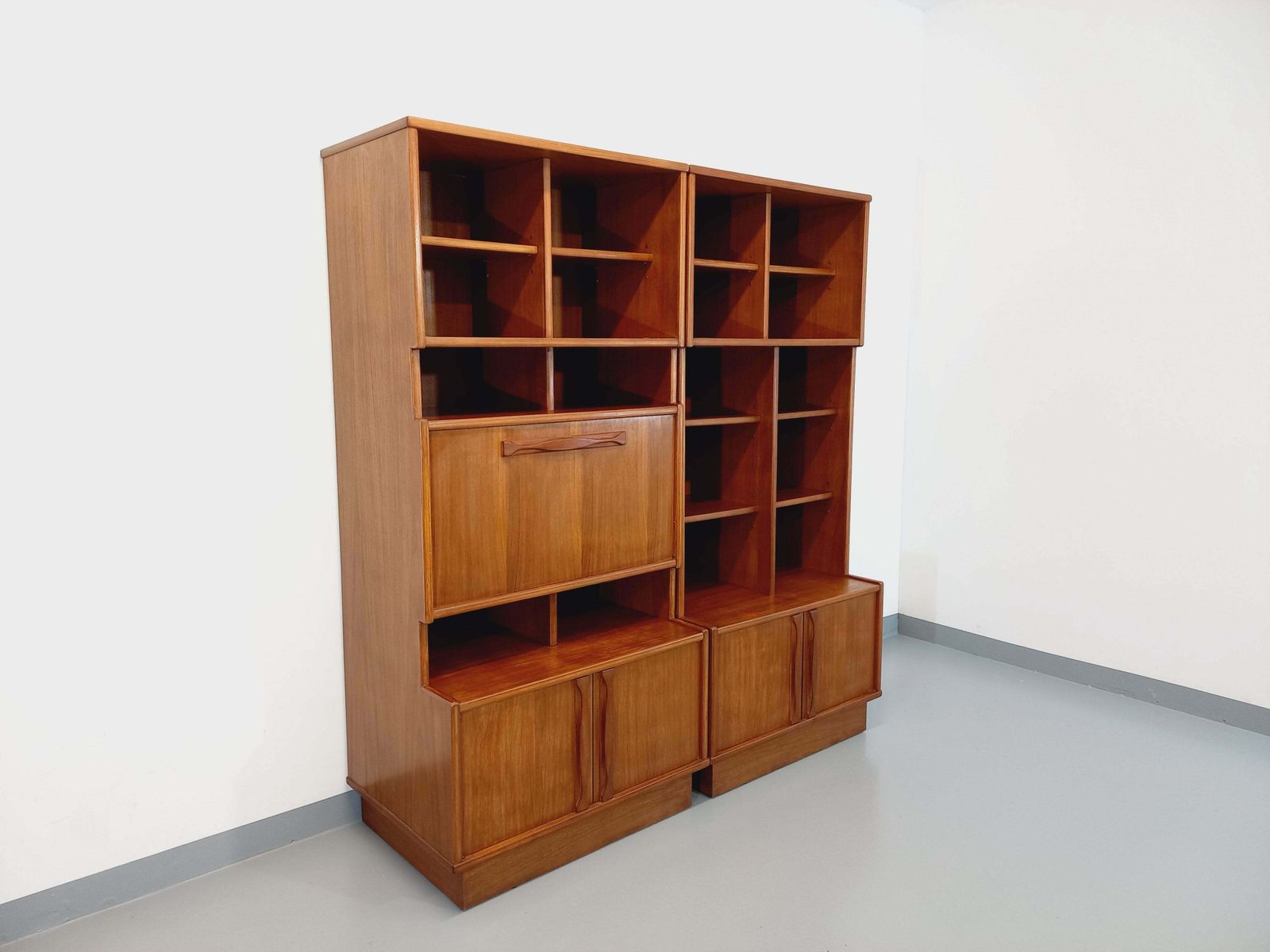Bibliothèque scandinave en teck, années 1960