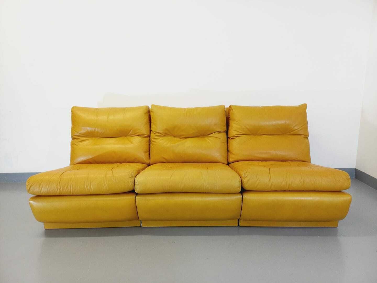 3776.0 3 fauteuils Roche Bobois en cuir photo