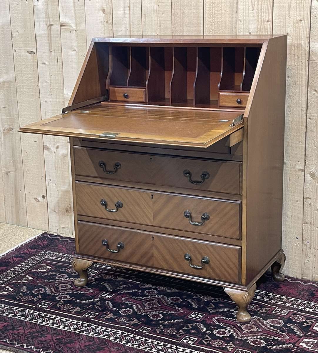 1950s English Mahogany Writing Desk photo vinterior