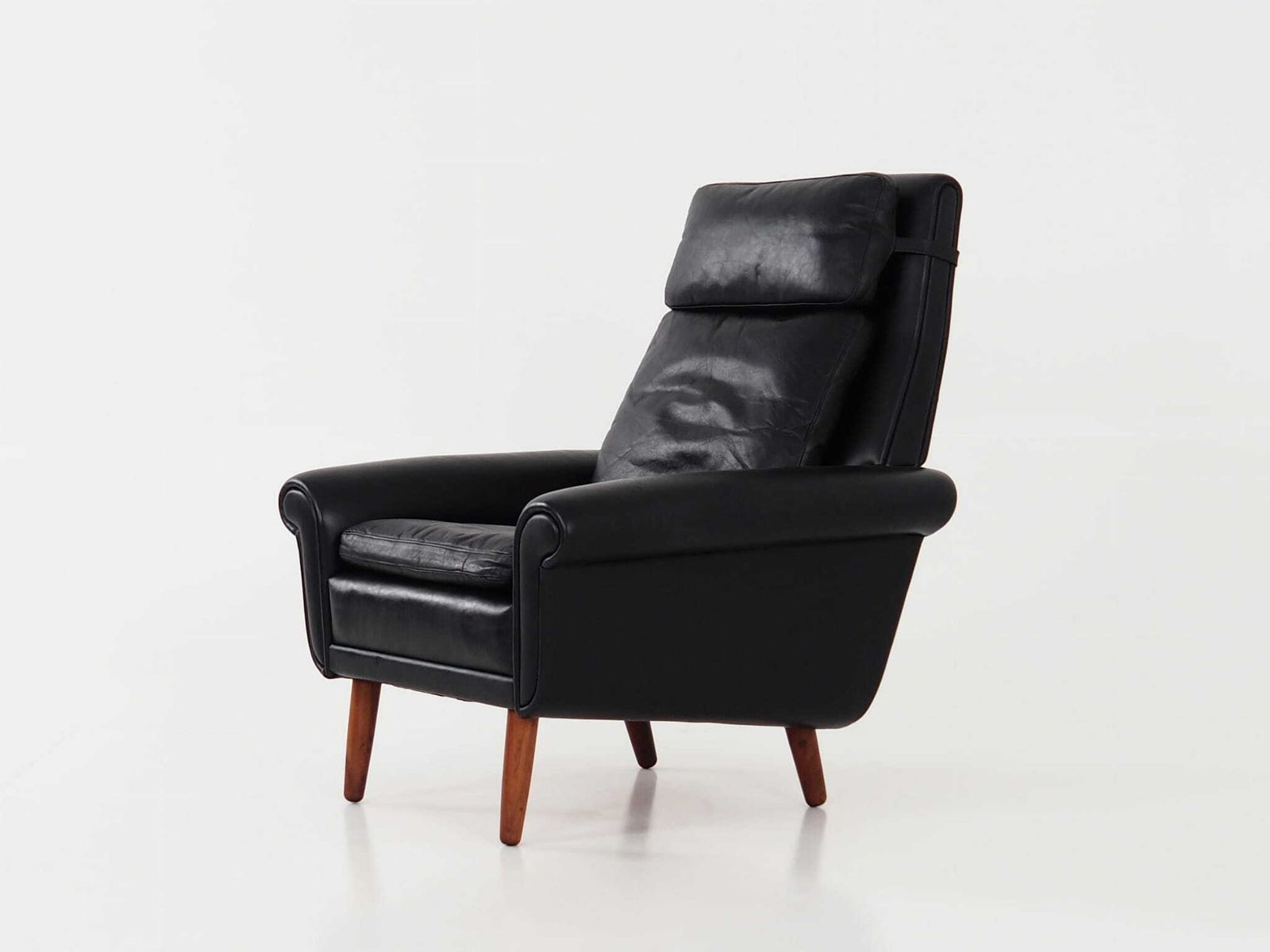 Zwarte leren fauteuil, Deens design, jaren 1970, productie: Denemarken photo for sale