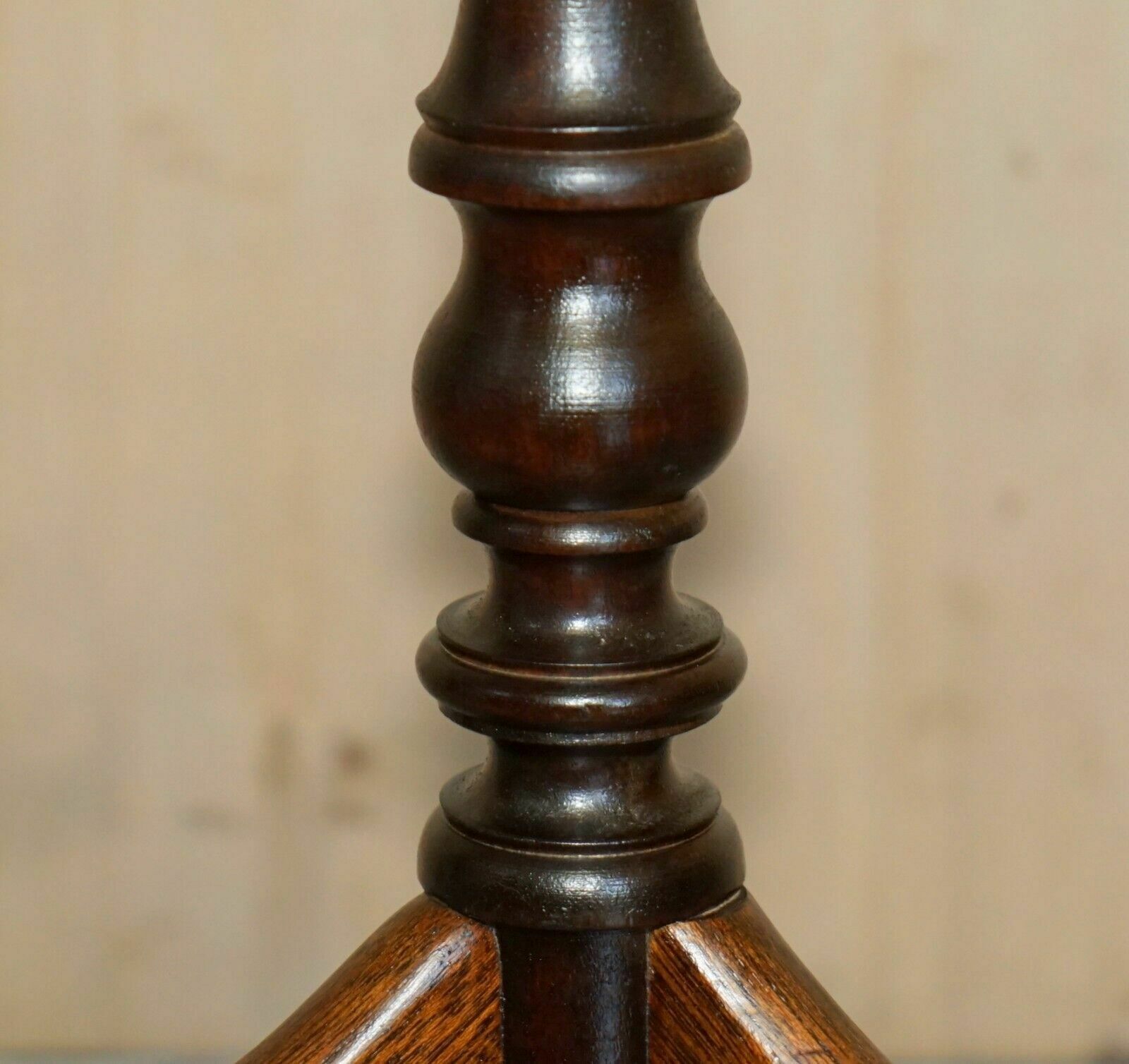Lovely Gold Leaf Embossed Oxblood Leather Tripod Side End Lamp Wine Table photo buy