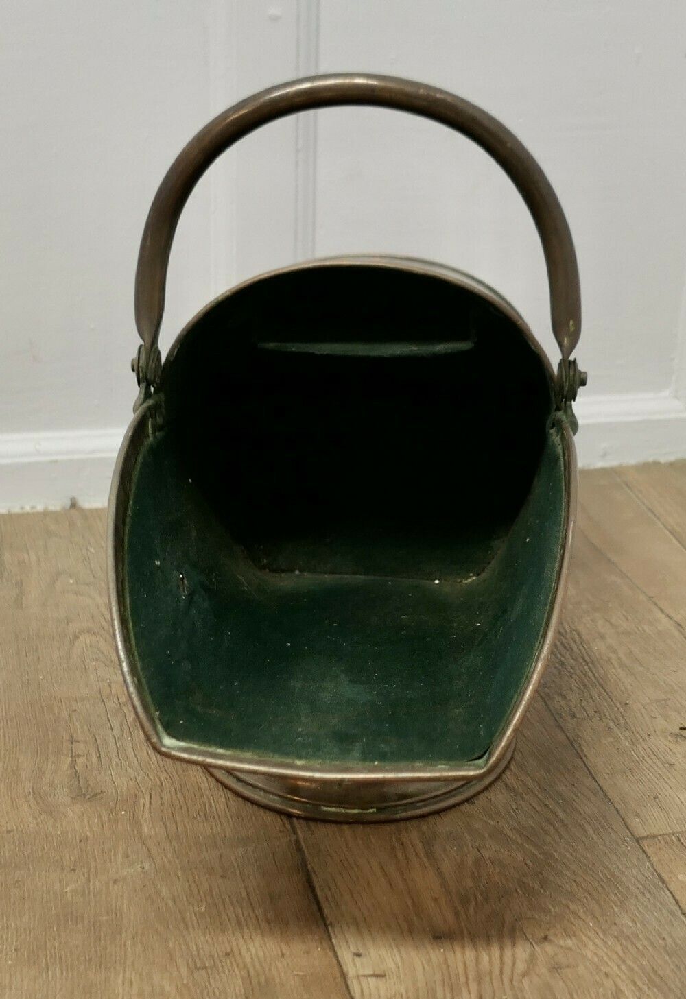 Superb Quality Arts And Crafts Copper Coal Scuttle photo 474.0