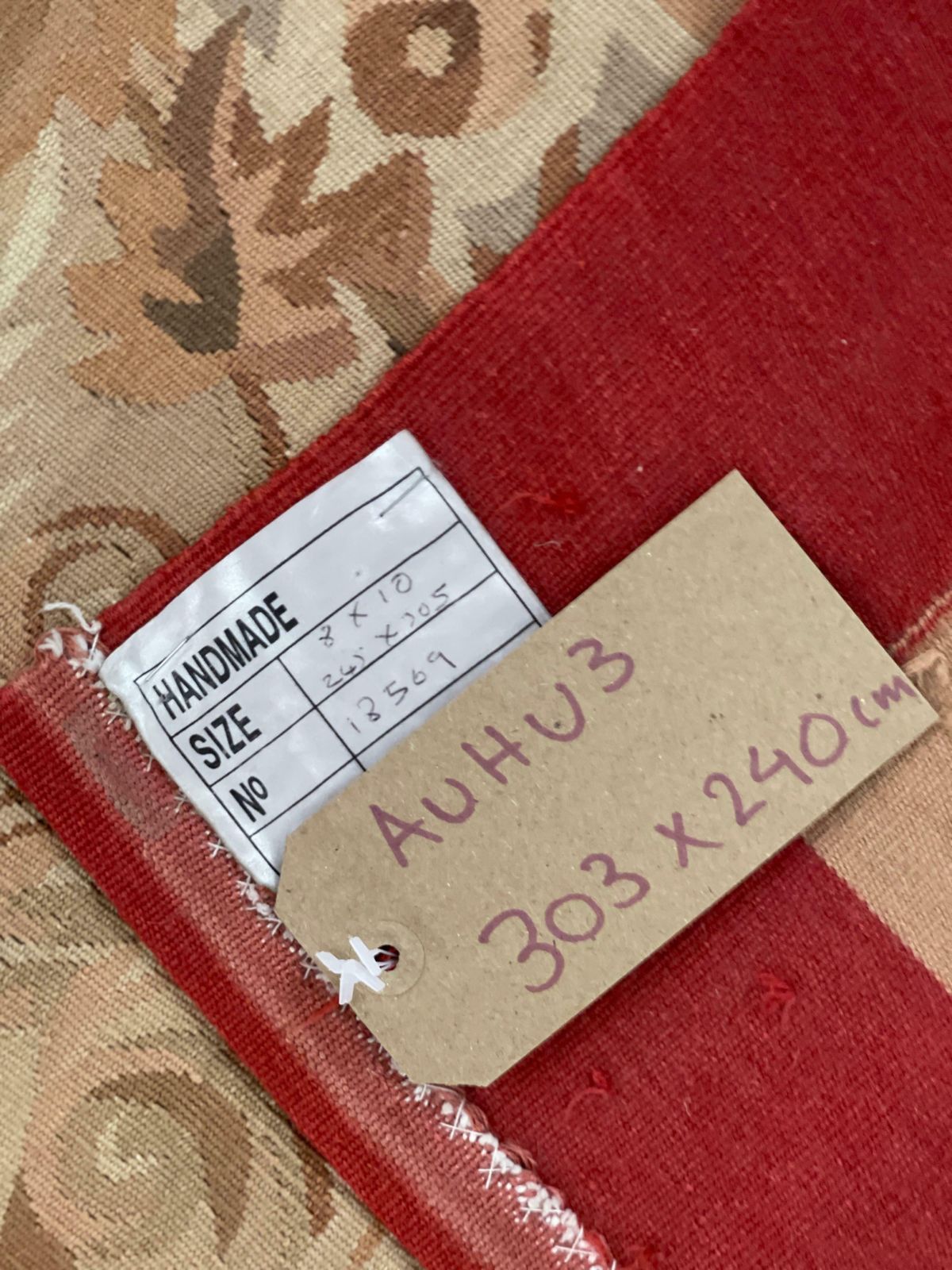 photo furniture Handmade Aubusson Rug 1980 French  Carpet Vintage Pink And Beige Wool Rugs