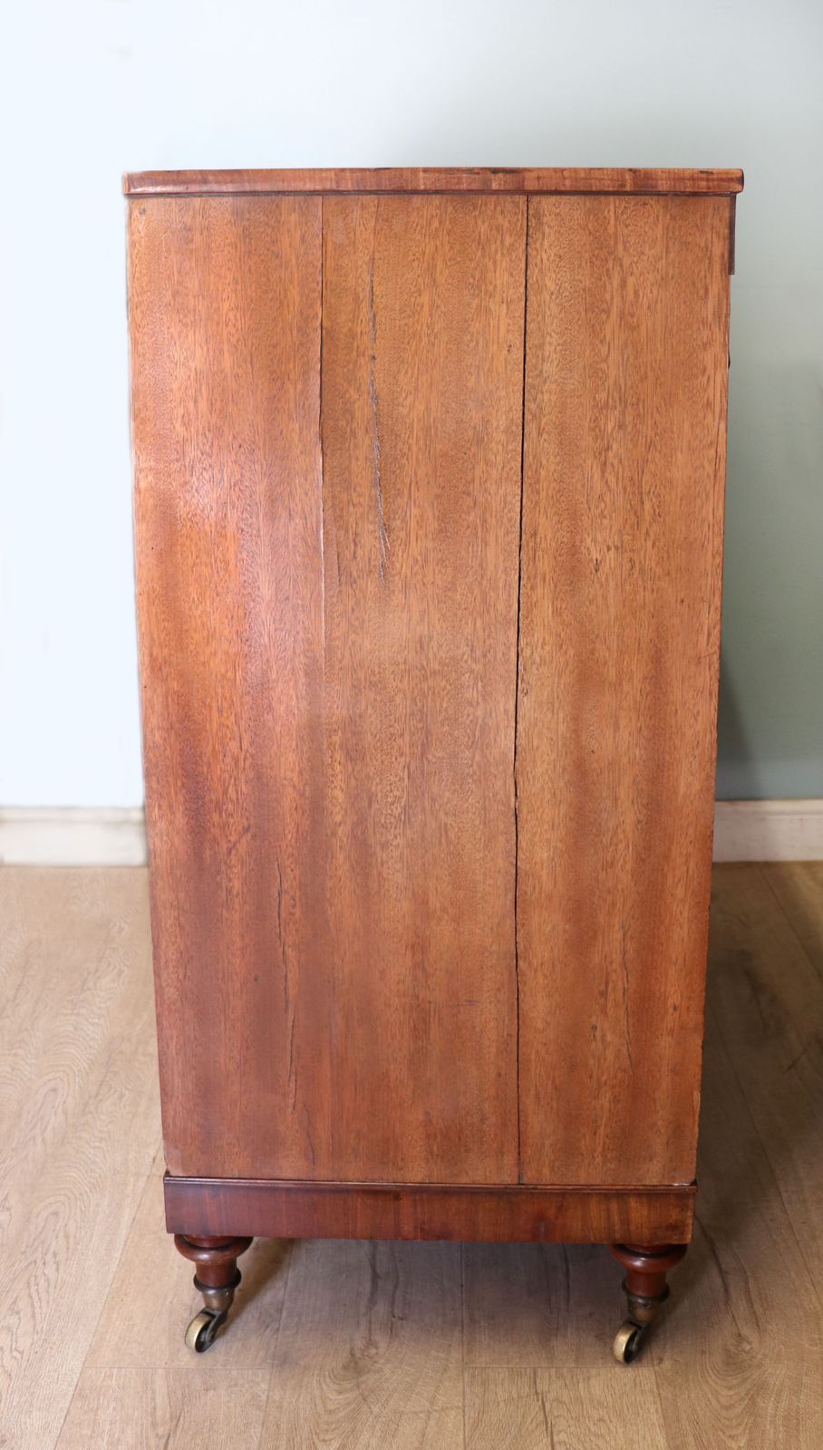 A Lovely 19th Century Flame Mahogany Chest Of Drawers. photo for sale