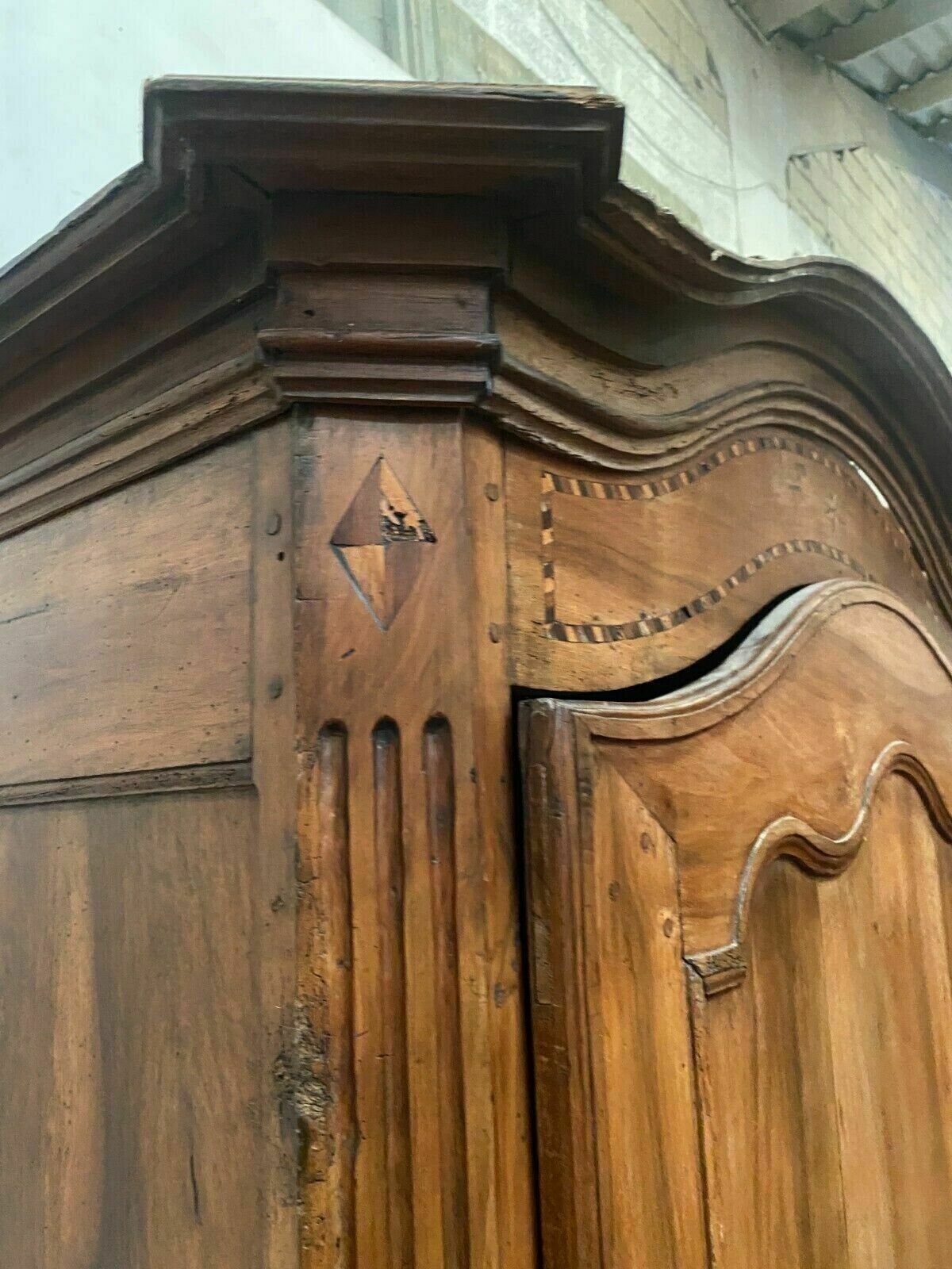 photo vinterior Louis XV Style Gendarme Hat Bonnet In 19th Century Cherry Wood