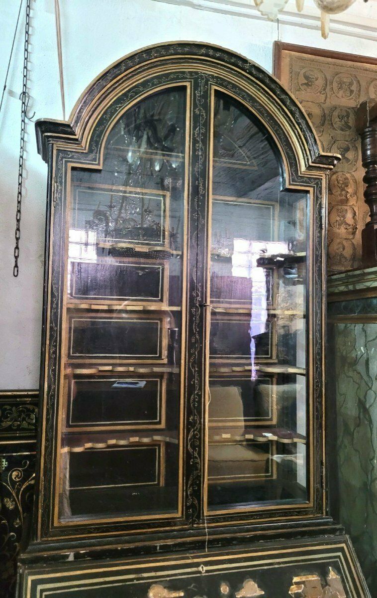 Large Scriban Showcase In Lacquered Wood, Chinoiserie, Late 18th Early 19th Century photo for sale
