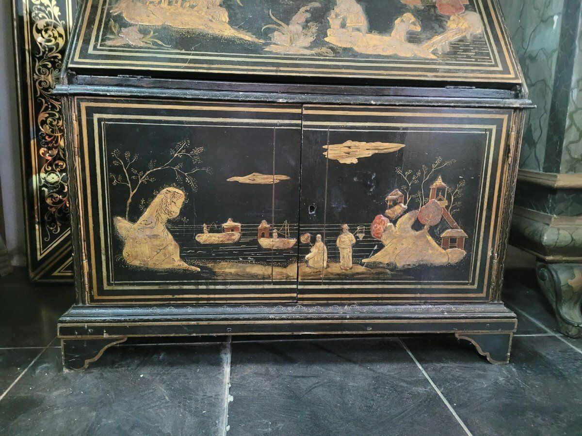 Large Scriban Showcase In Lacquered Wood, Chinoiserie, Late 18th Early 19th Century photo vinterior