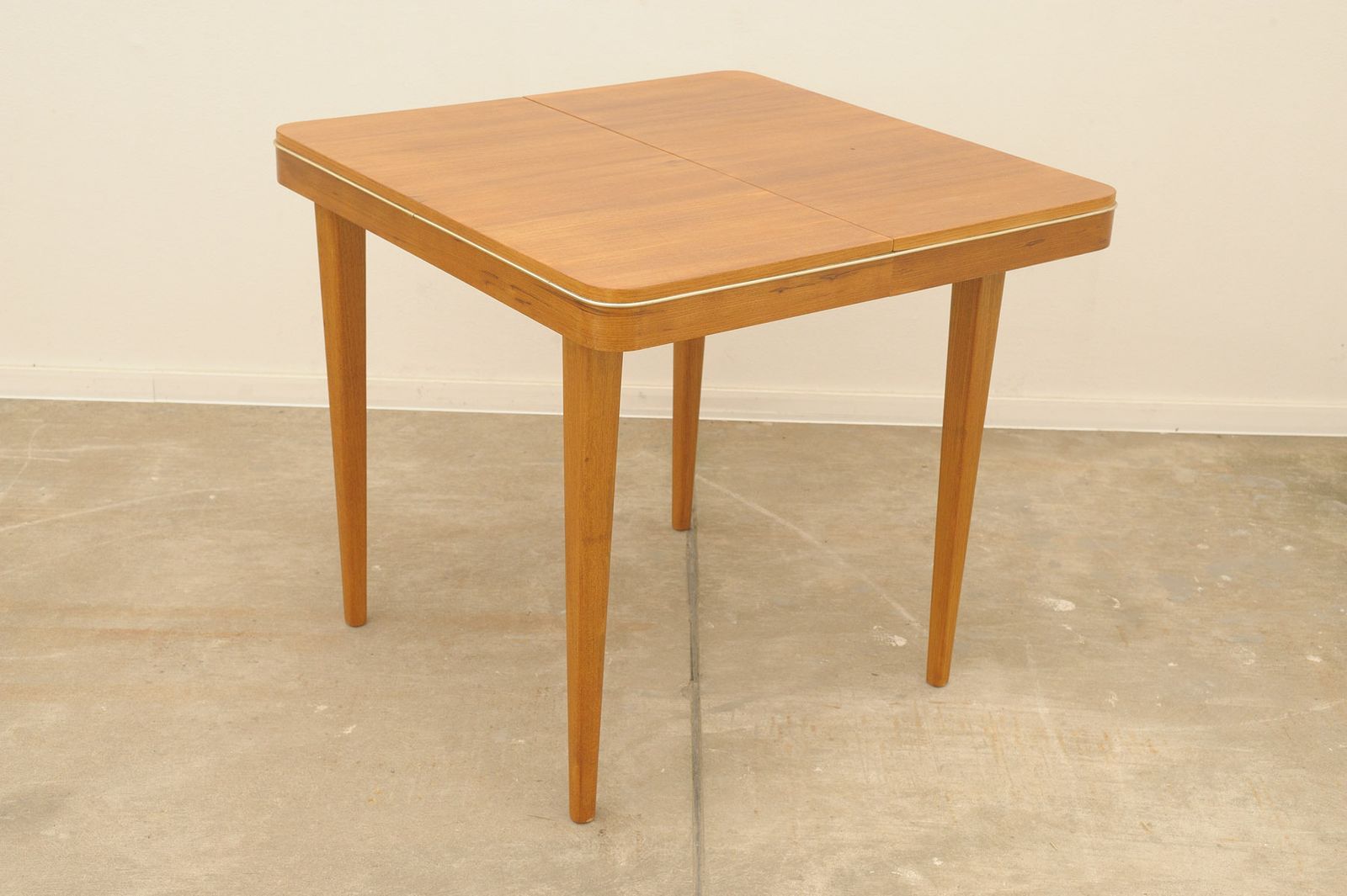 Volledig Opgeknapt Inklapbare Eettafel Van Jitona, Ca. Jaren 1960, Tsjecho Slowakije photo buy