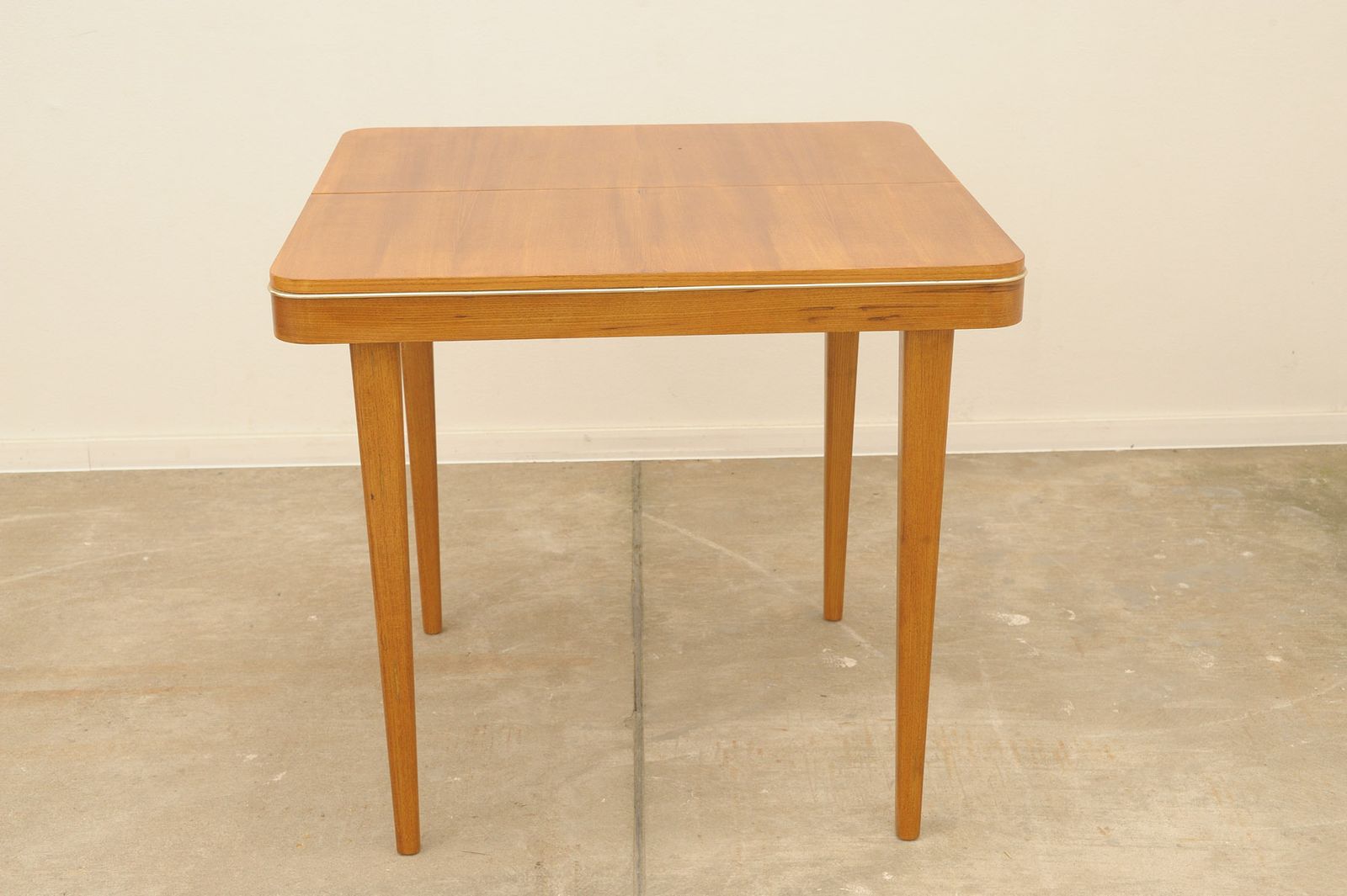 Volledig Opgeknapt Inklapbare Eettafel Van Jitona, Ca. Jaren 1960, Tsjecho Slowakije photo vintage