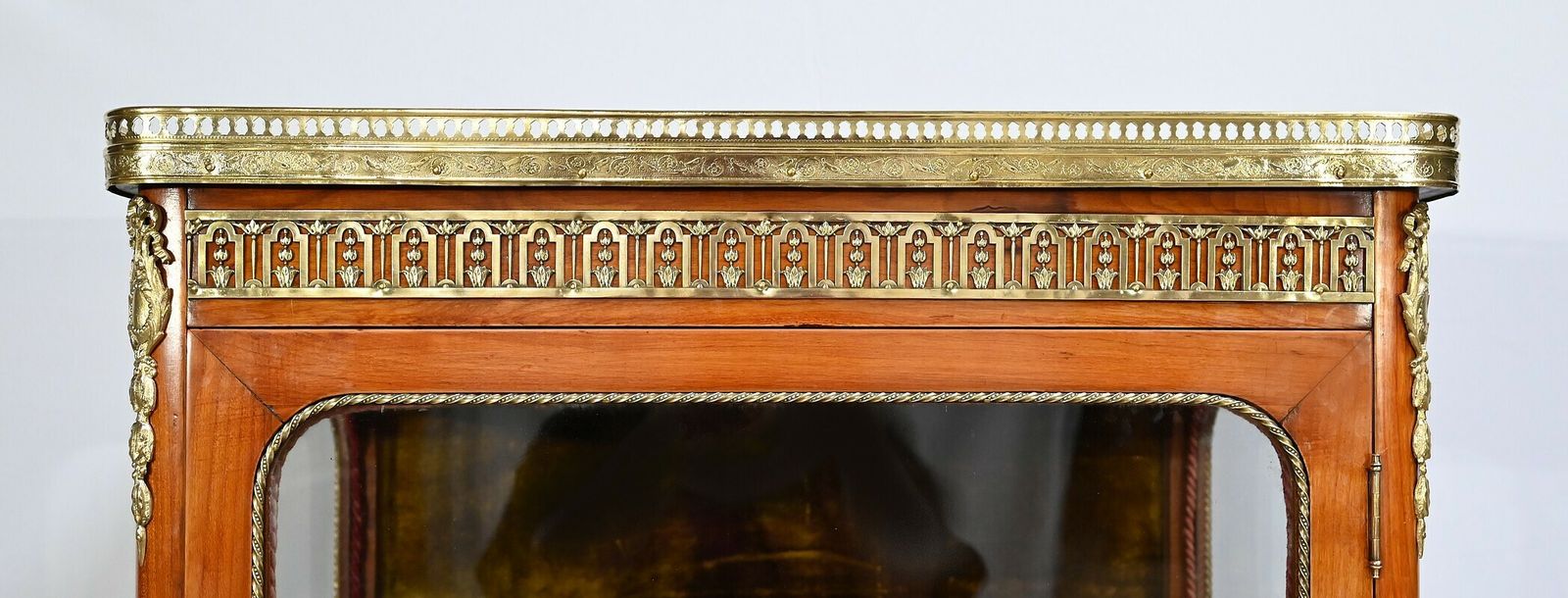 Small Showcase In Solid Cherry, Louis XV Louis XVI Transition – Early 20th Century photo vinterior
