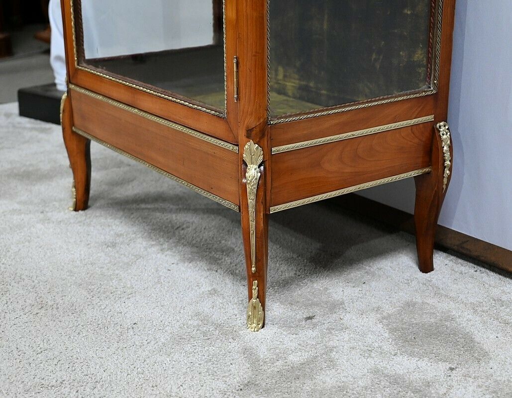 photo vinterior Small Showcase In Solid Cherry, Louis XV Louis XVI Transition – Early 20th Century