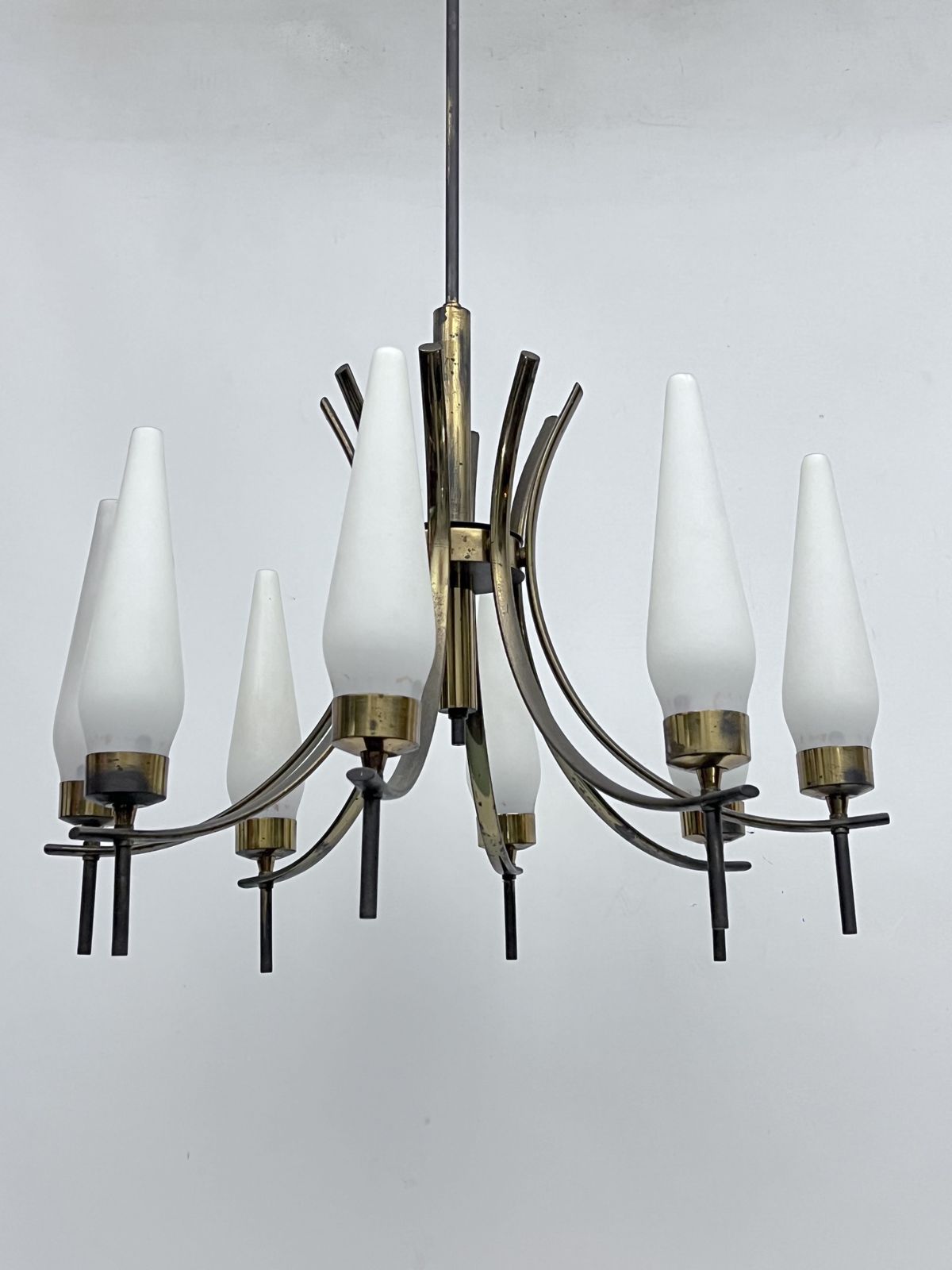 Mid Century 8 Lights Brass And Opaline Glass Chandelier. Italy 1950s photo 2125.5