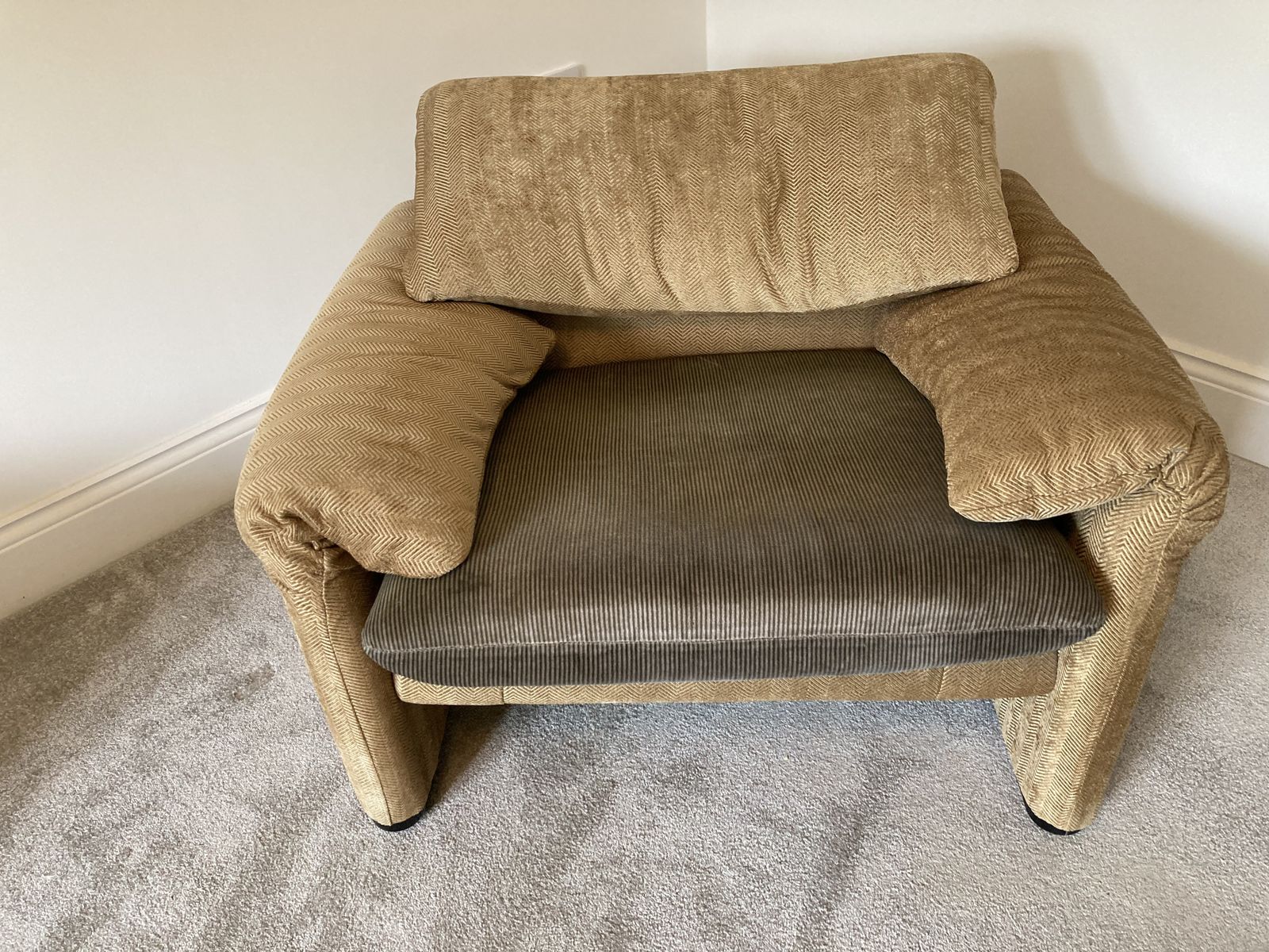 Vintage Maralunga Sofa photo vintage