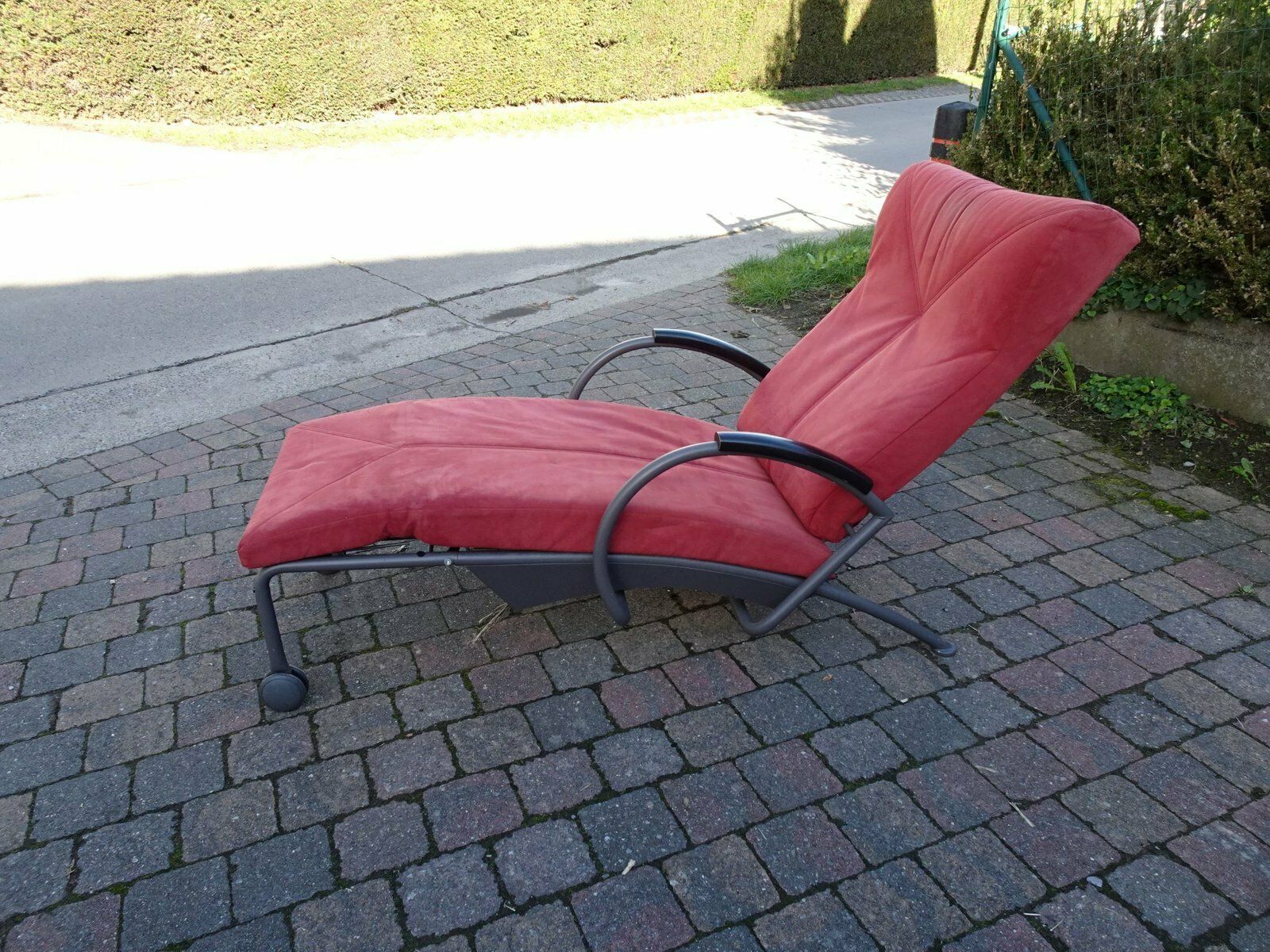 Italian Postmodern Pink Lounge Chair By Bonald For Goraco, 1980s photo 323.0