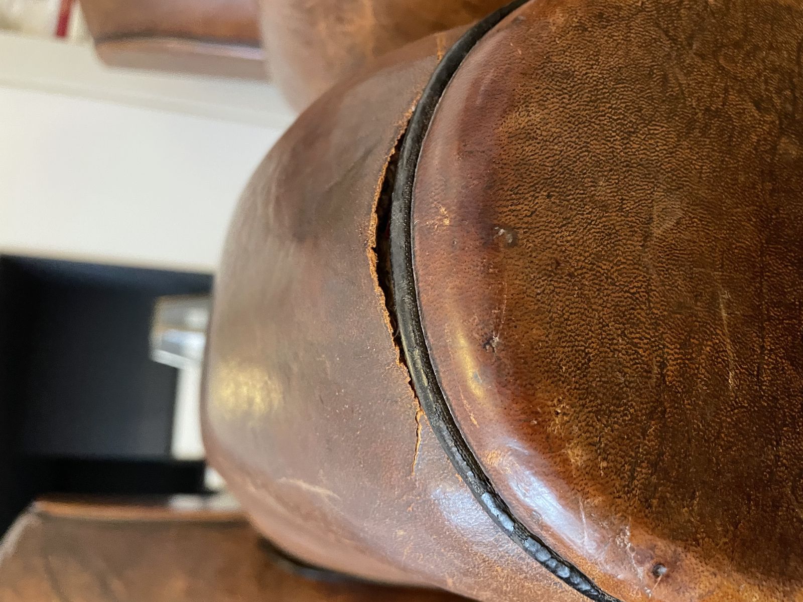photo furniture Pair Of 1950s Leather Club Chairs   Original Condition