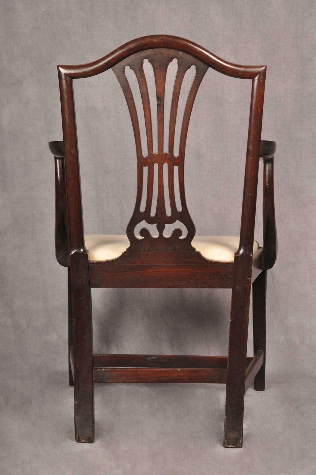 photo furniture 18th Century Mahogany Hepplewhite Chair