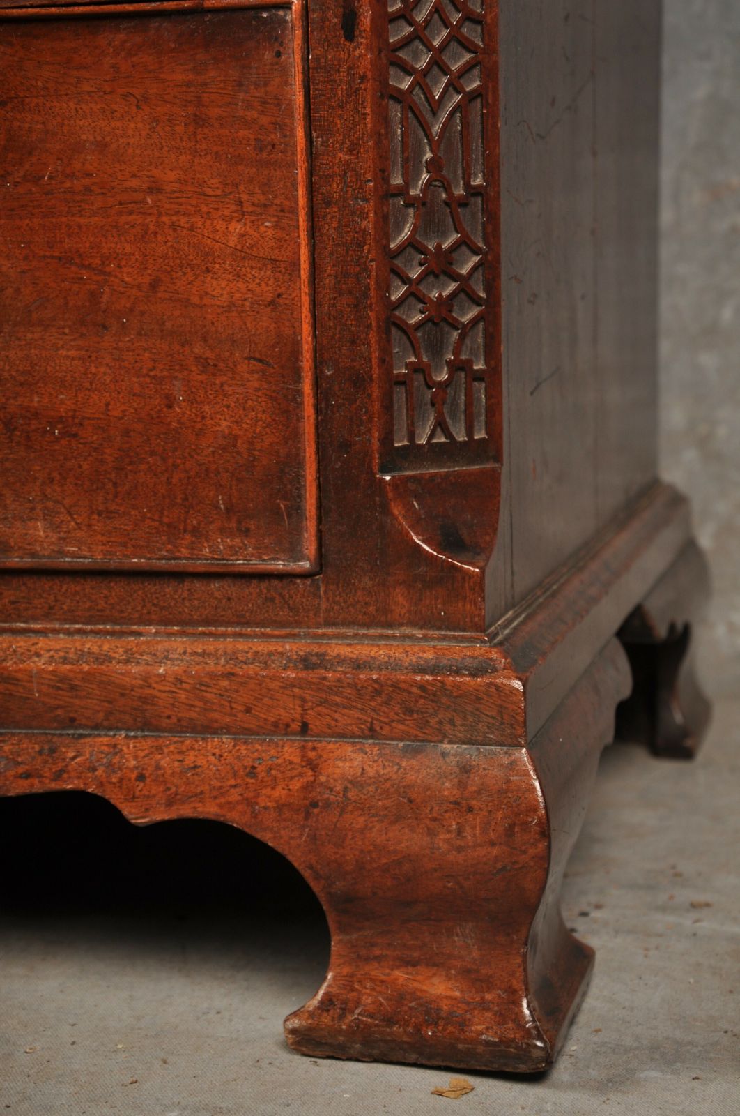 Fine 18th Century Mahogany Chippendale Chest Of Drawers photo Furniture
