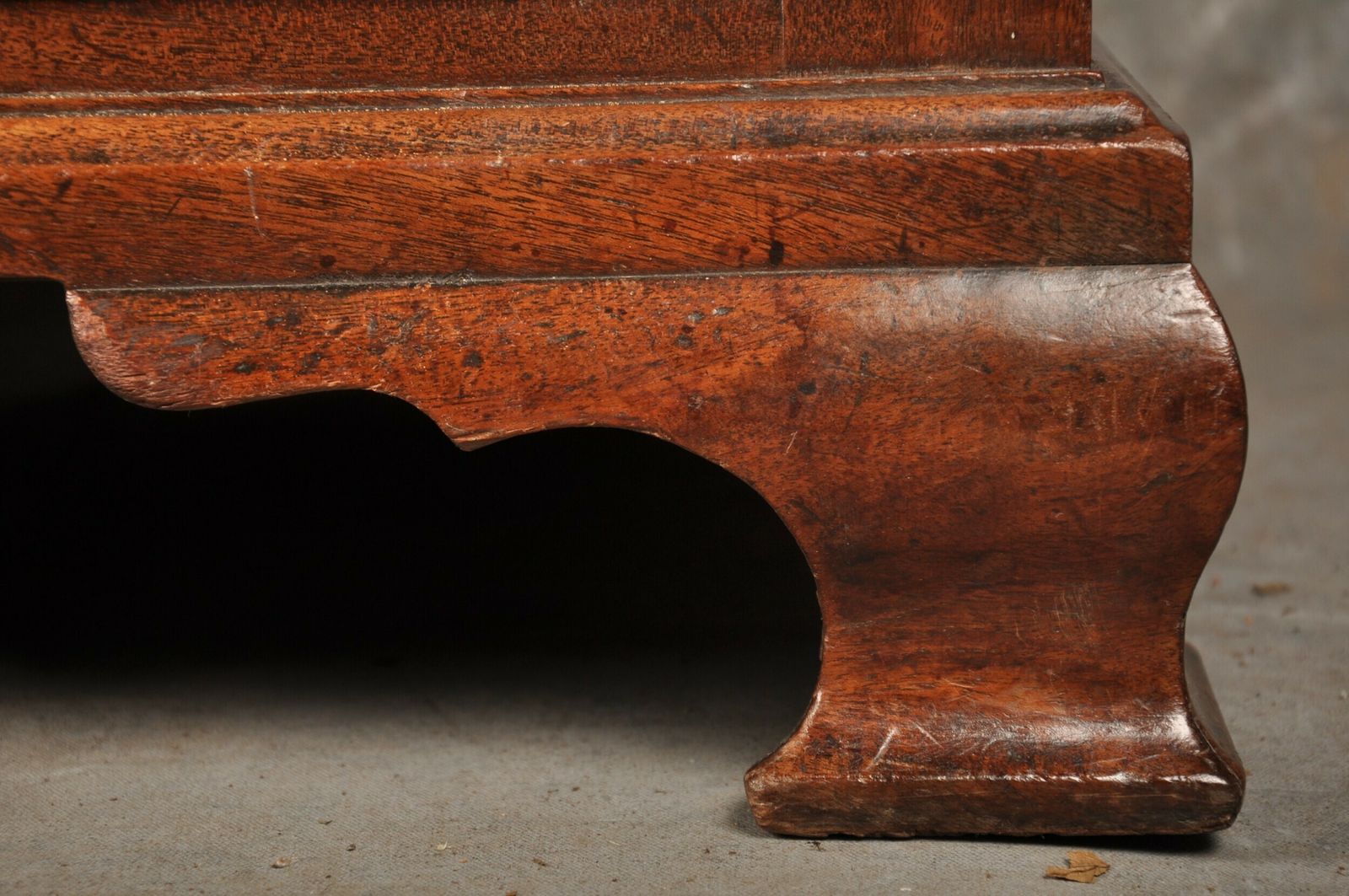 photo vinterior Fine 18th Century Mahogany Chippendale Chest Of Drawers
