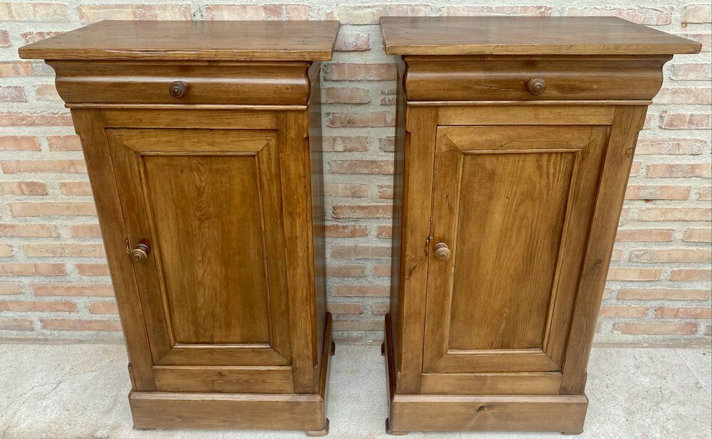 Vintage French Provincial Walnut Nightstands, 1920, Set Of 2 photo vinterior