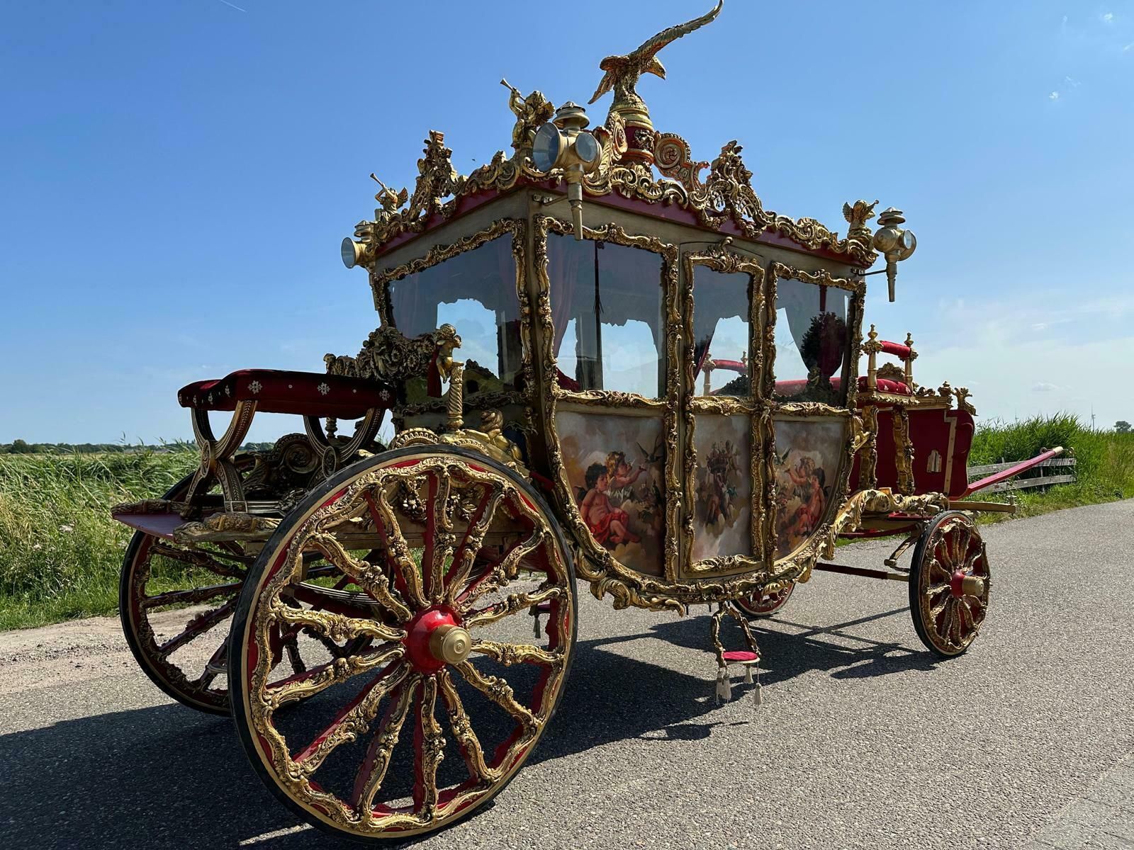 One Of A Kind, Royal Carriage, Very Rare Opportunity photo vintage