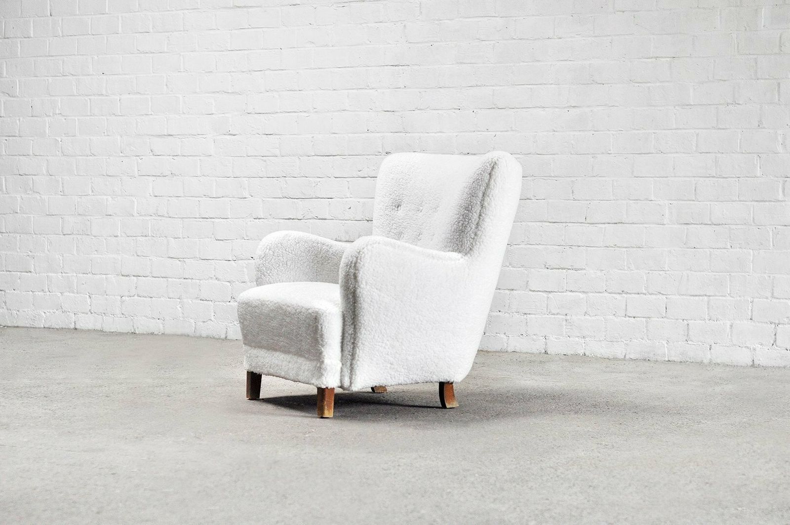 Model 1669 Lounge Chair In White Wool From Fritz Hansen, Denmark, 1940s photo Furniture