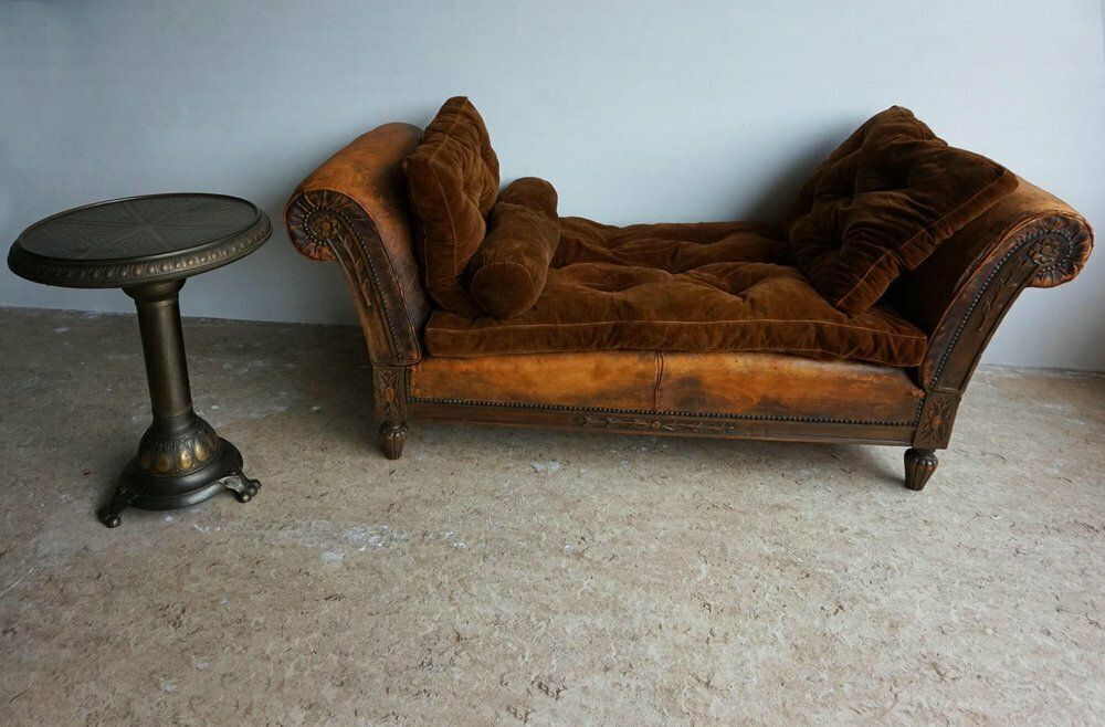 2800.0 French Distressed Leather Adjustable Loveseat Or Daybed, 1900s photo